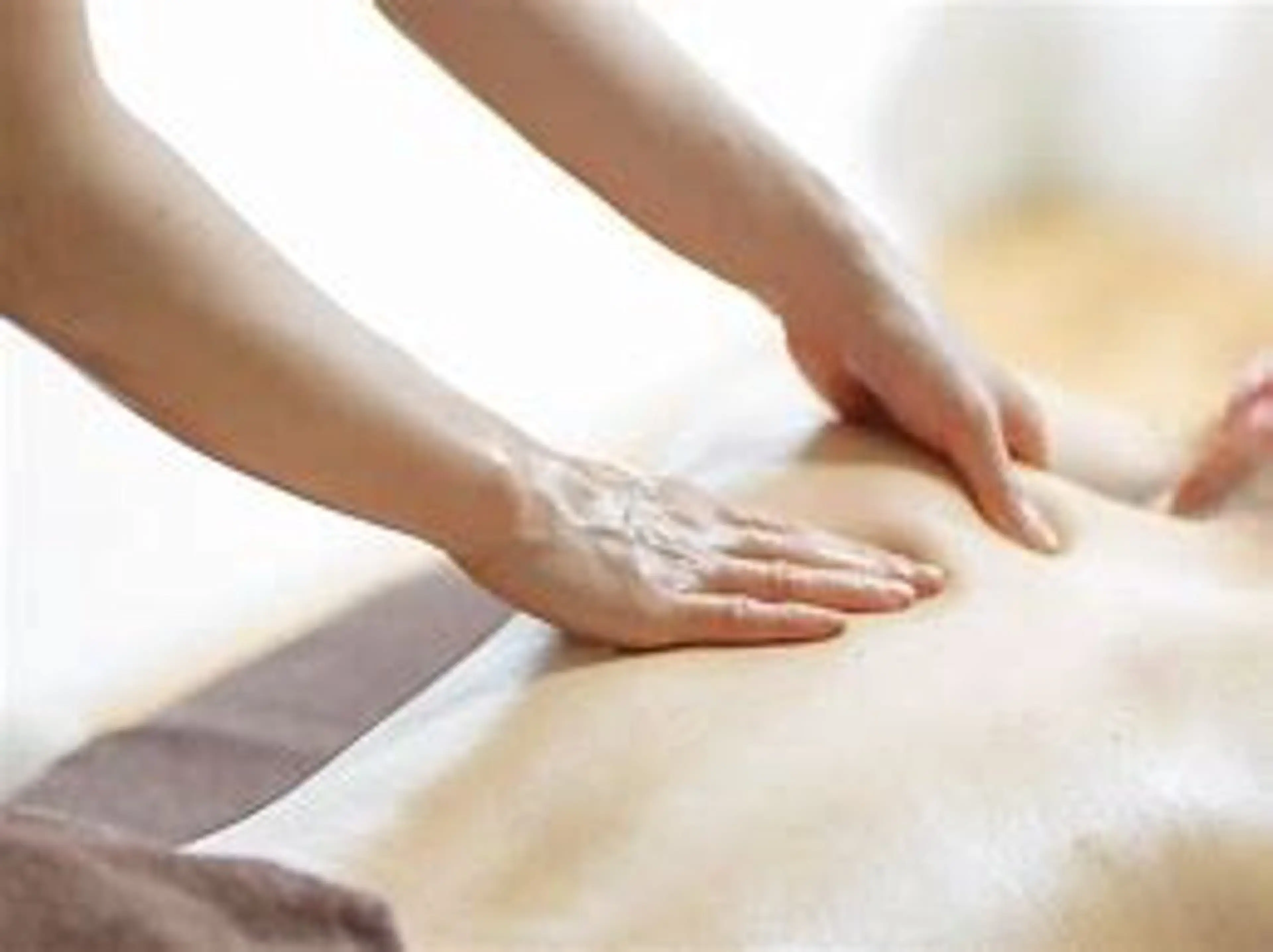 肩こり首こりに特化!上半身集中バリニーズリンパ60分¥8,000➡️¥5,200の写真