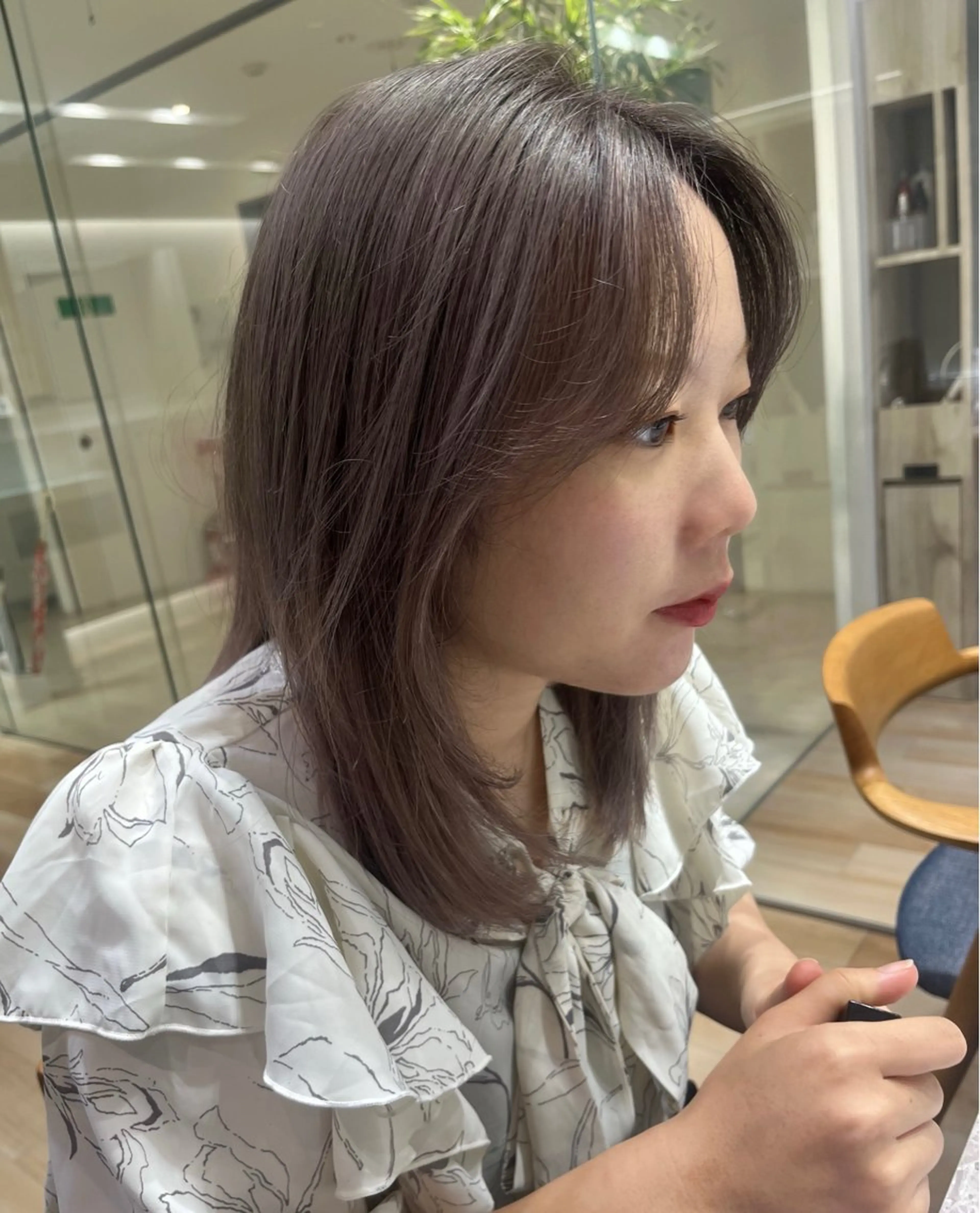 ミディアム カラー ブリーチ 透明感カラー 大人かわいい lobec/田代のヘアスタイル