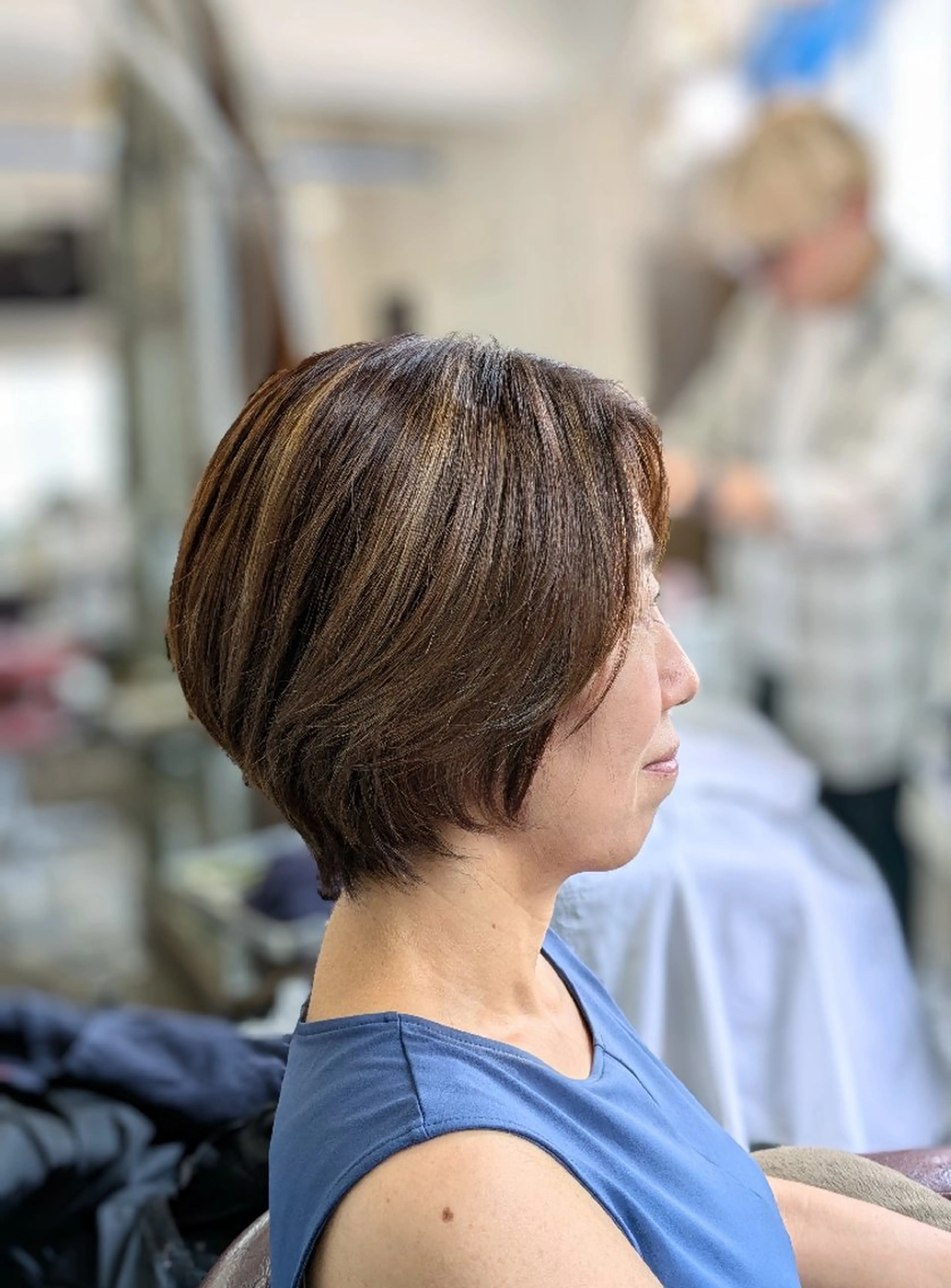 ショート カラー ショートボブ ハンサムショート 丸みショート ベージュカラー ハイライトカラー カット ヘアカラー トリートメント メンズパーマ/顔周り レイヤーカット/えののヘアスタイル