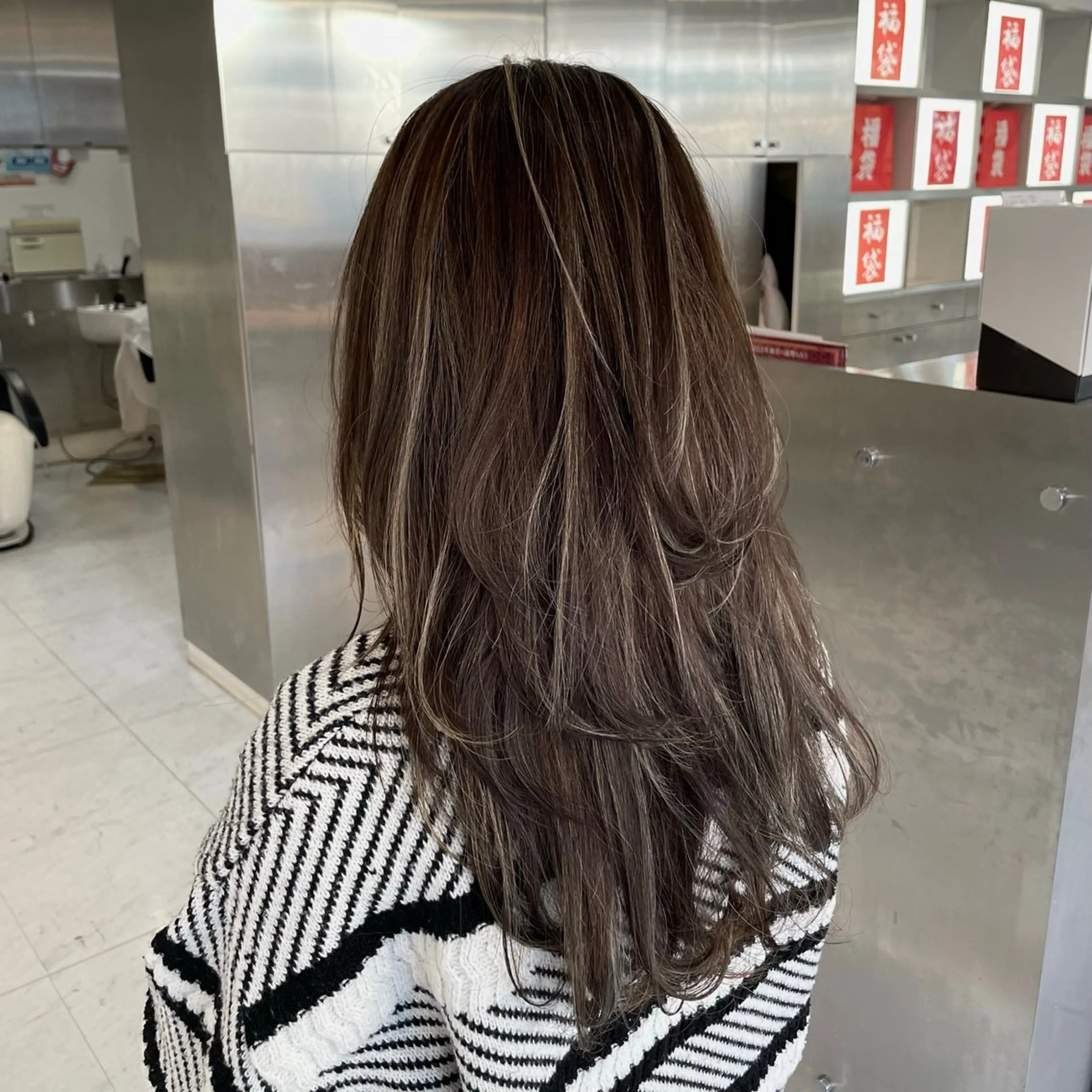 ロング カラー 今西 柚月のヘアスタイル