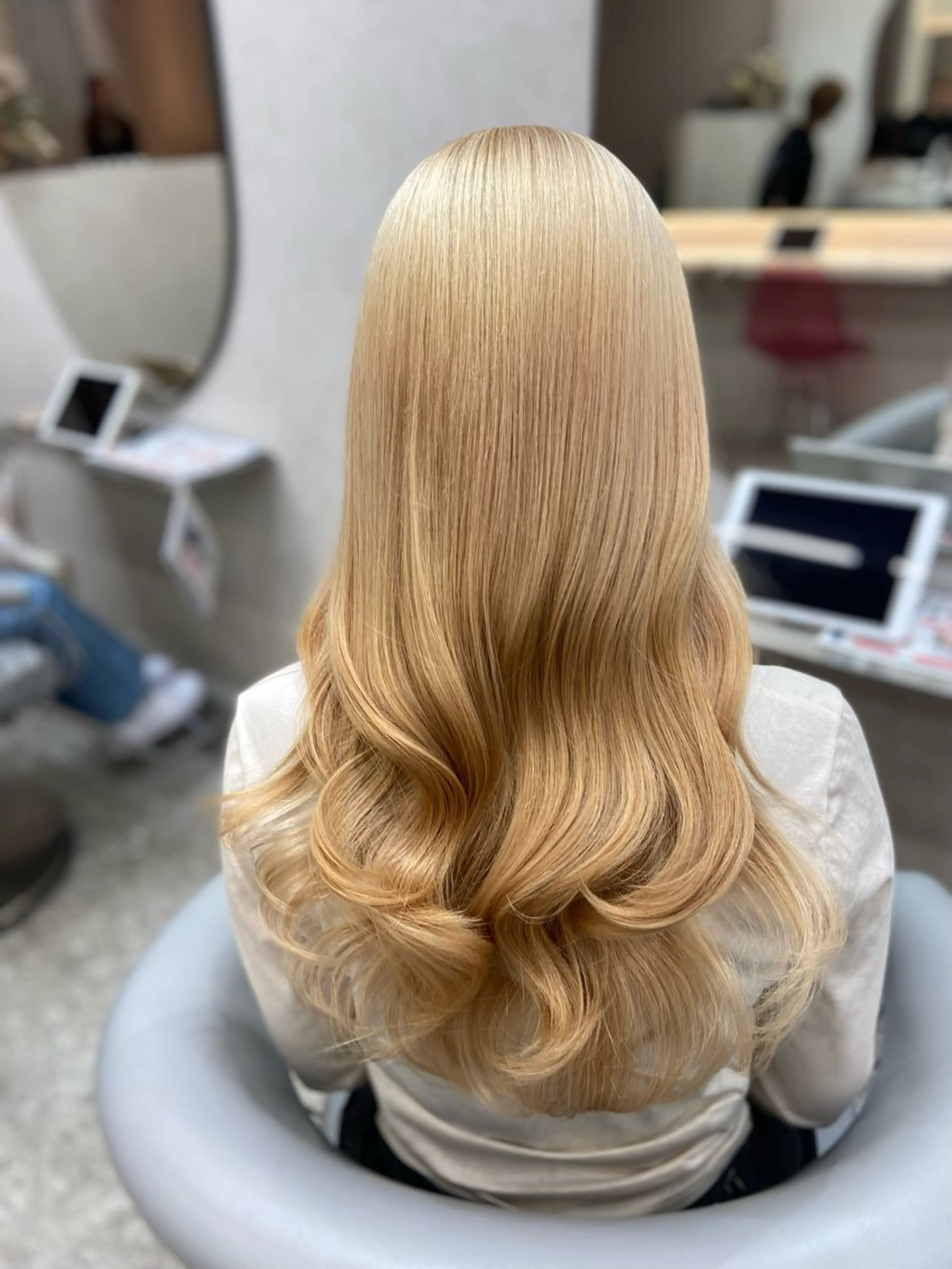 ロング カラー ブリーチ ブロンド ケアブリーチ ダブルカラー ハイトーンカラー 新宿/韓国ヘア 中明度カラー/かやのヘアスタイル