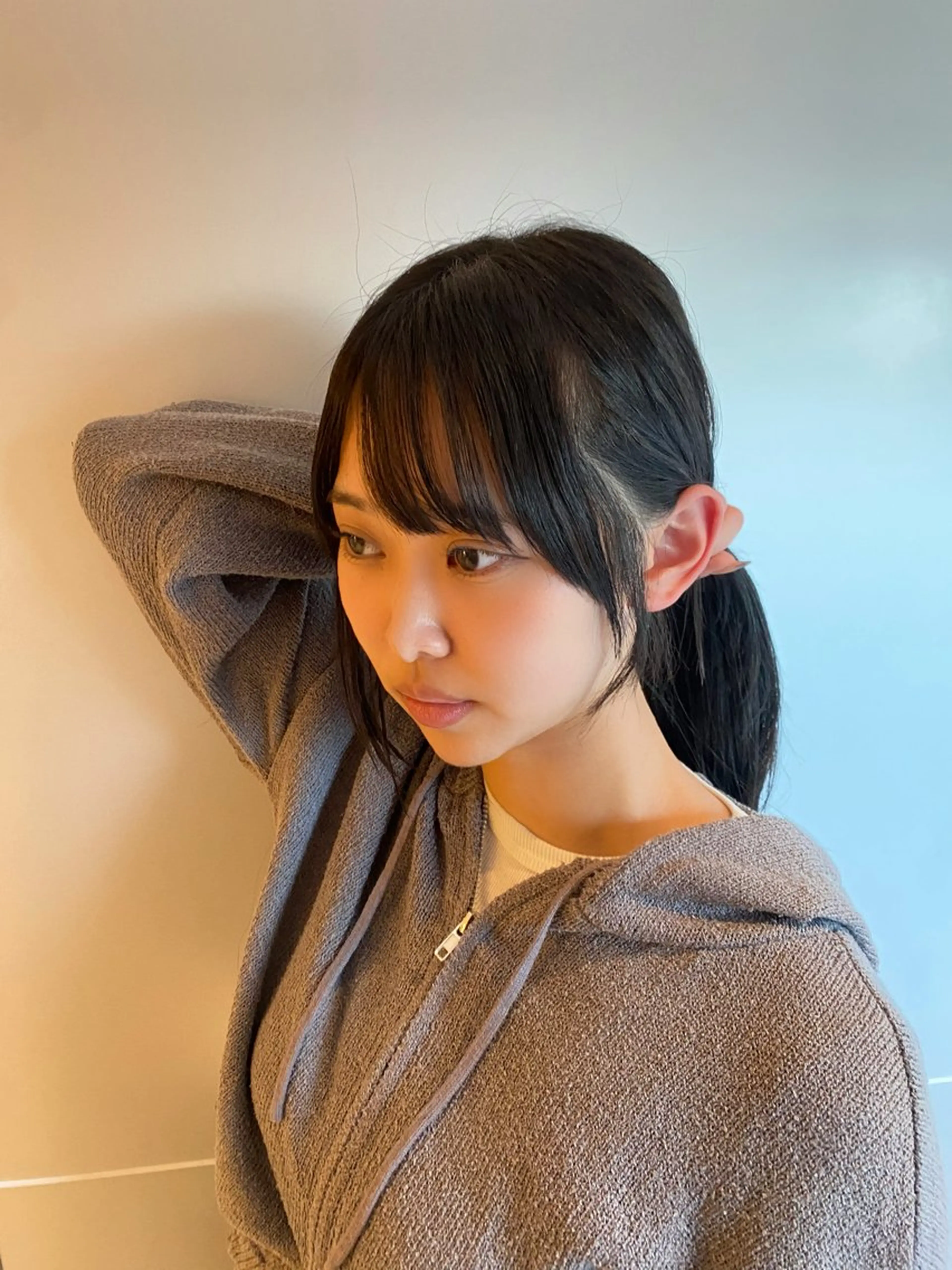 ロング カラー パーマ ヘアアレンジ 透明感カラー 顔周りカット 髪質改善 韓国風ヘア ロング カット ヘアカラー 顔周り小顔レイヤー ×ブリーチなしカラーのヘアスタイル