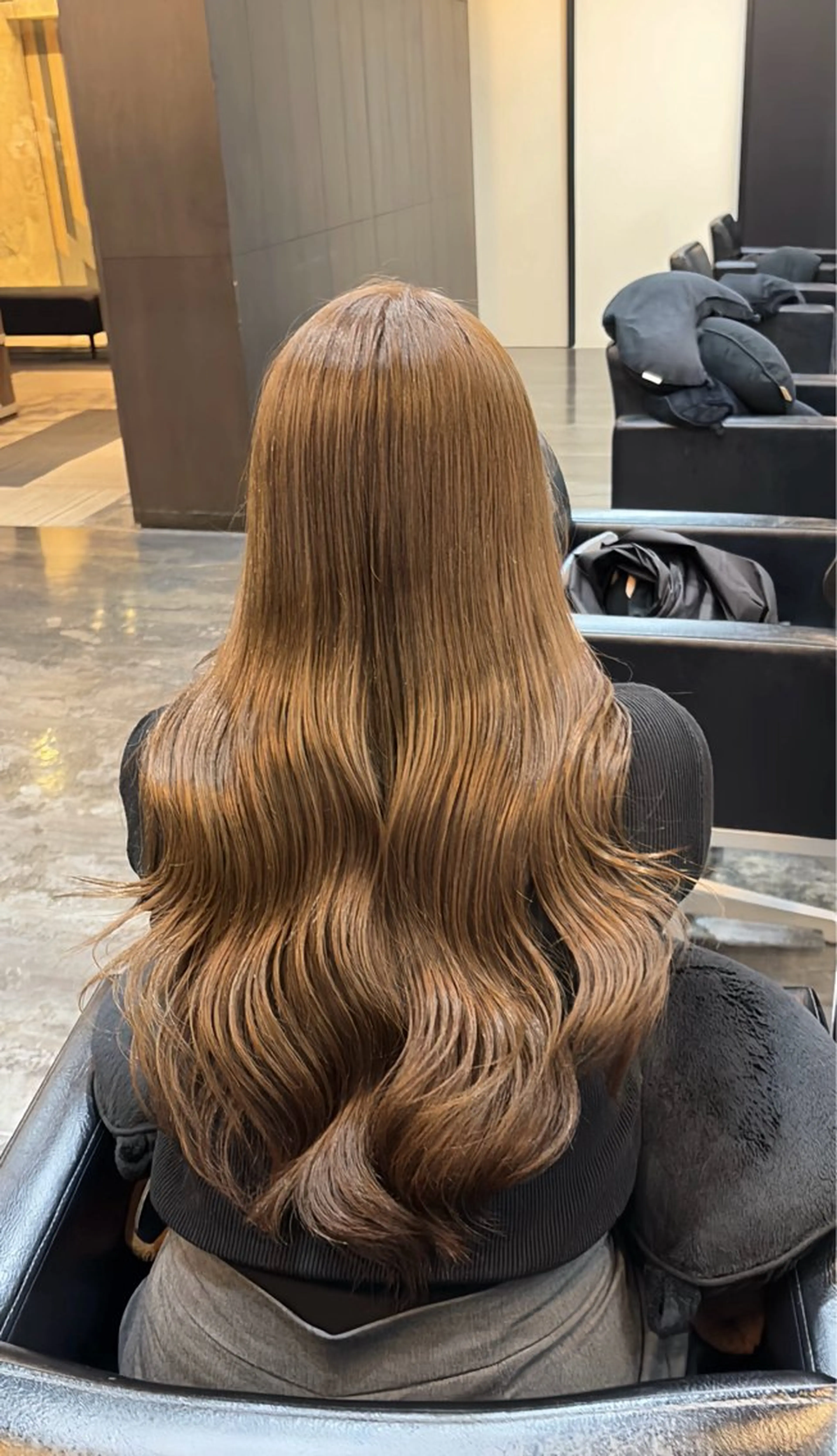 ロング カラー アッシュ アッシュグレー アッシュグレージュ ベージュカラー ブリーチ 《ブリーチなし》 ベージュ/あゆむのヘアスタイル