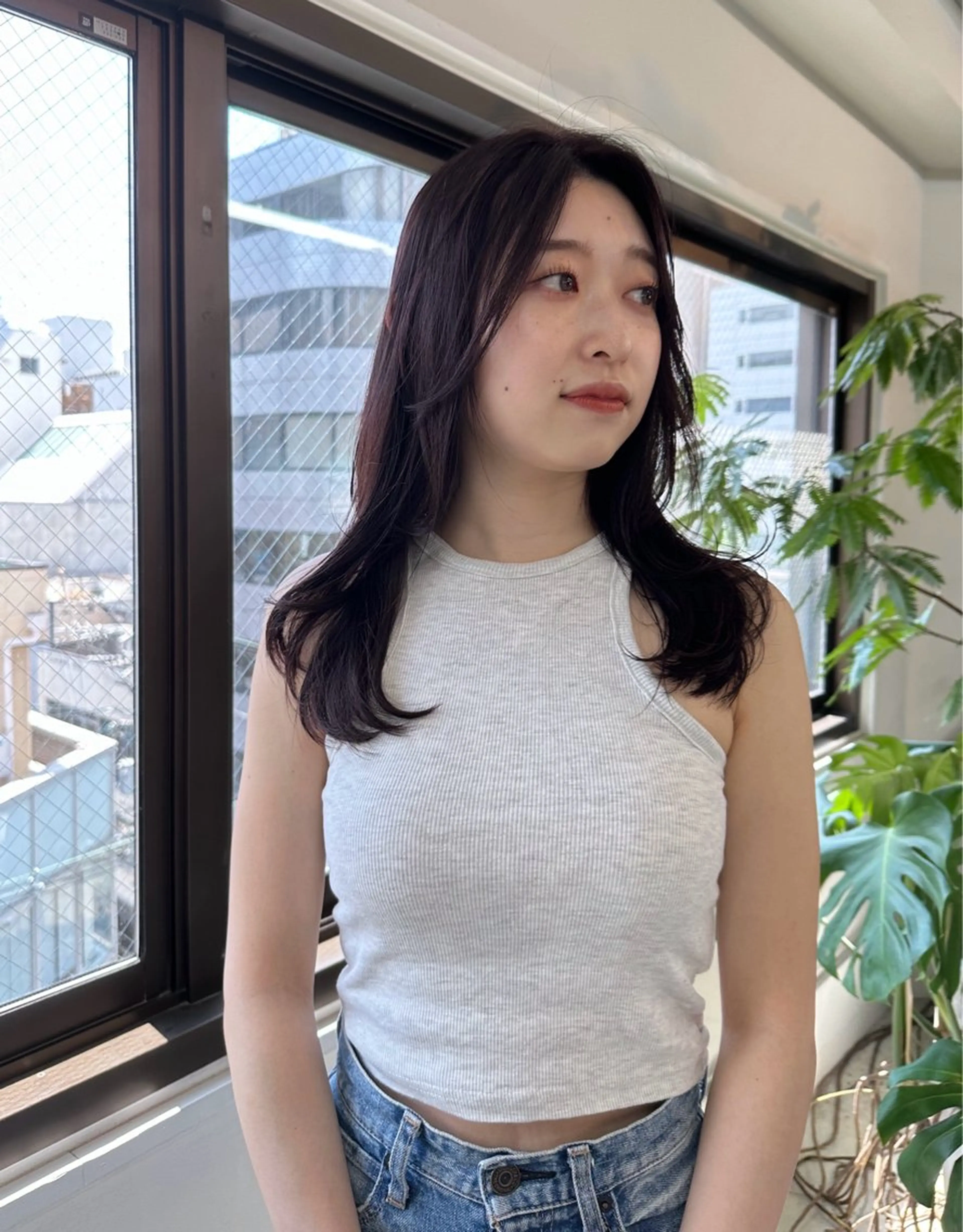 セミロング カラー カシス 透明感カラー FavyS「フェイヴィーズ」所属・竹中 彩音のヘアスタイル