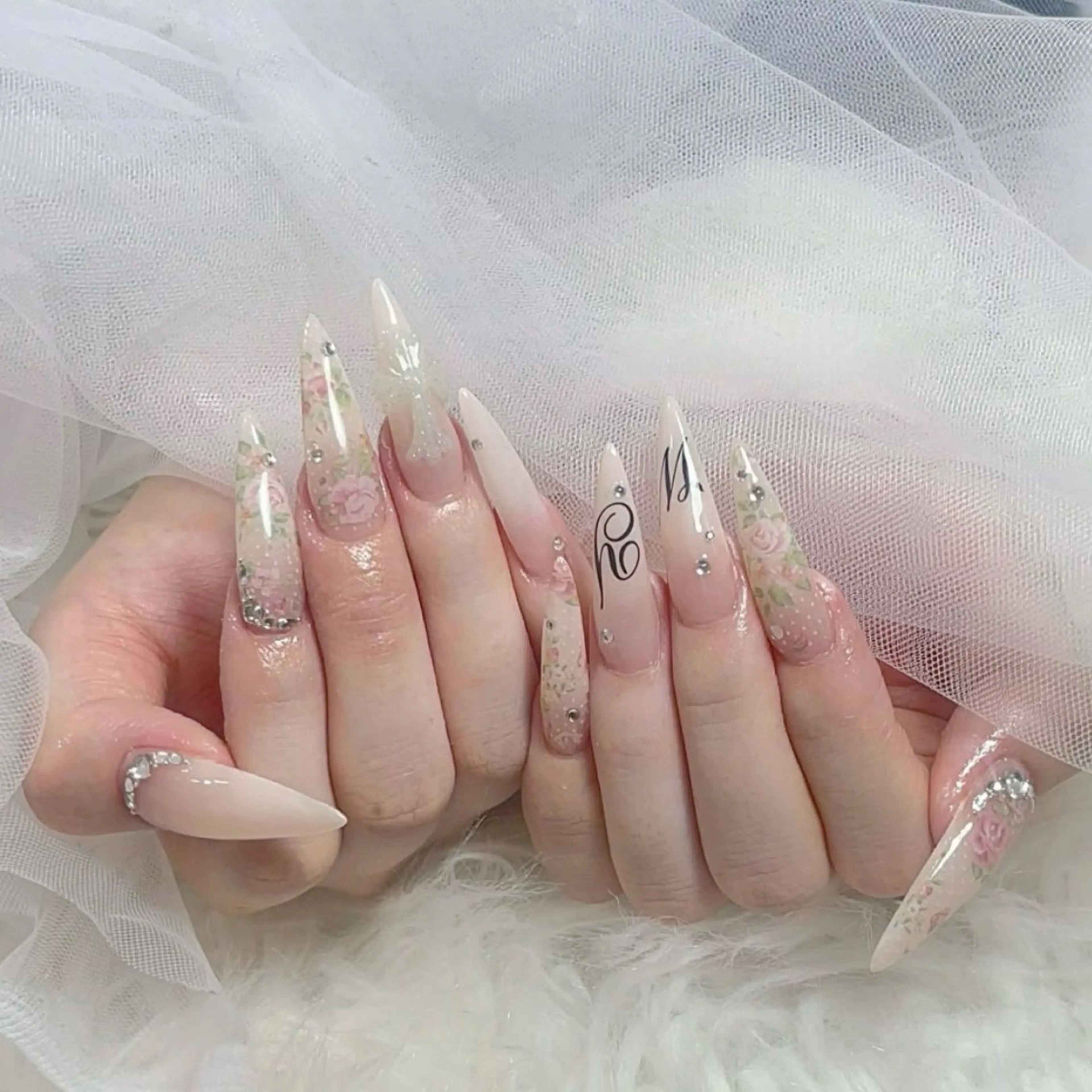 ネイル オーロラネイル クリアネイル 成人式 フラッシュネイル ジェルネイル ハンドネイル Amee Nail Salonのネイルデザイン