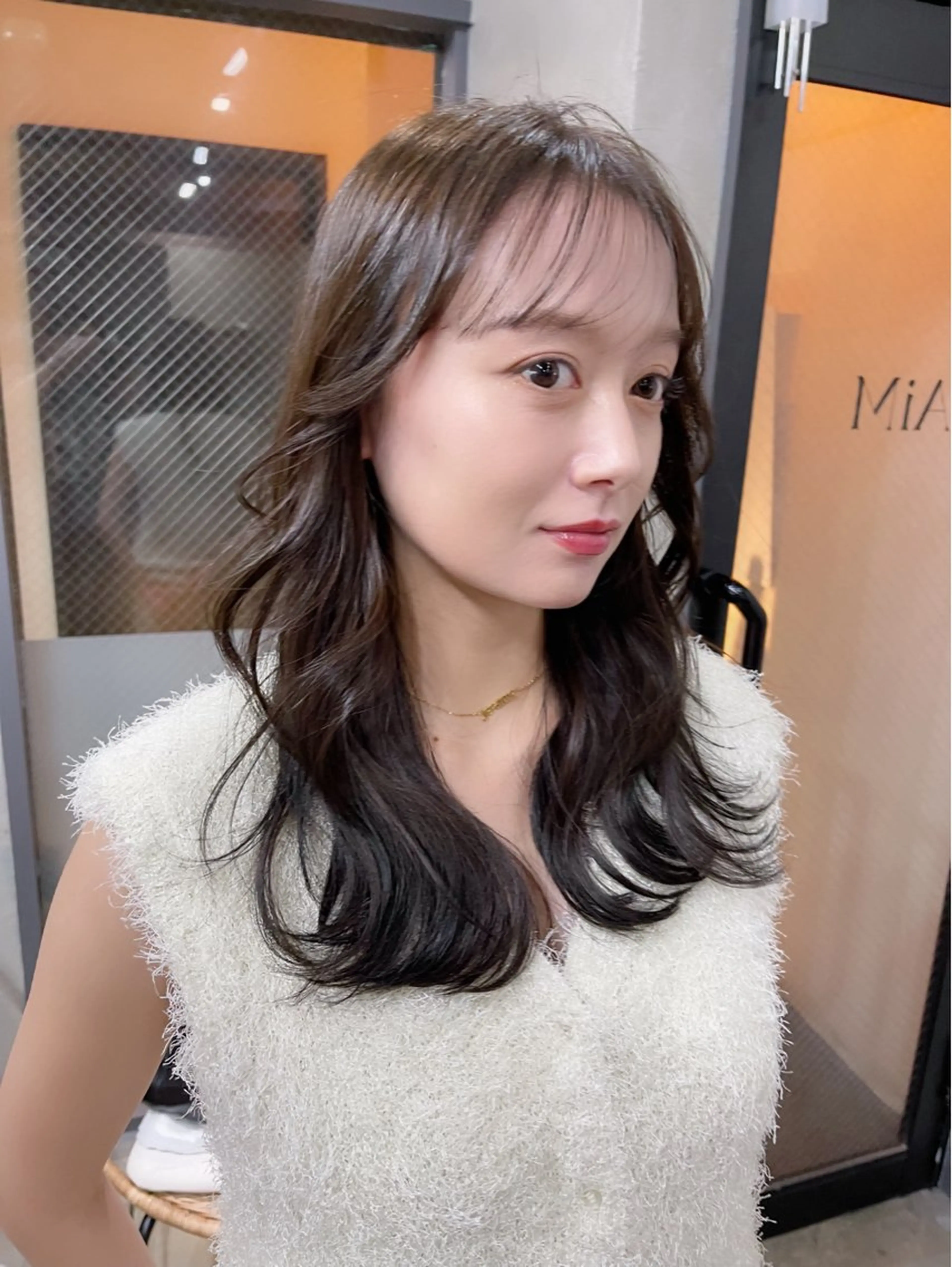 セミロング カラー オリーブカラー レイヤーカット カット ヘアカラー トリートメント AiM 大名　似合わせカットのヘアスタイル