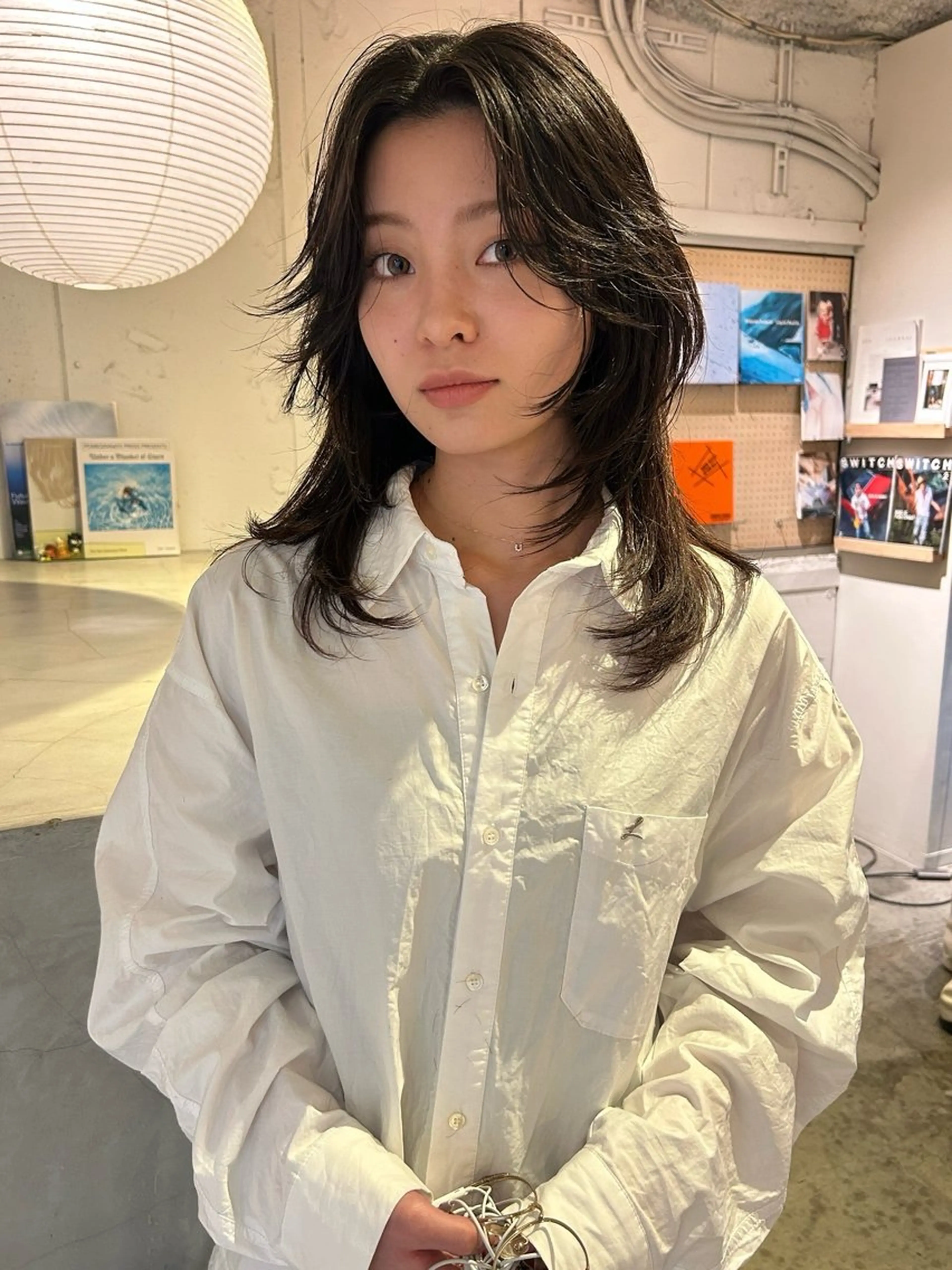 ミディアム カラー レイヤーカット カット ヘアカラー トリートメント 村上雅人 ナチュラルモードのヘアスタイル