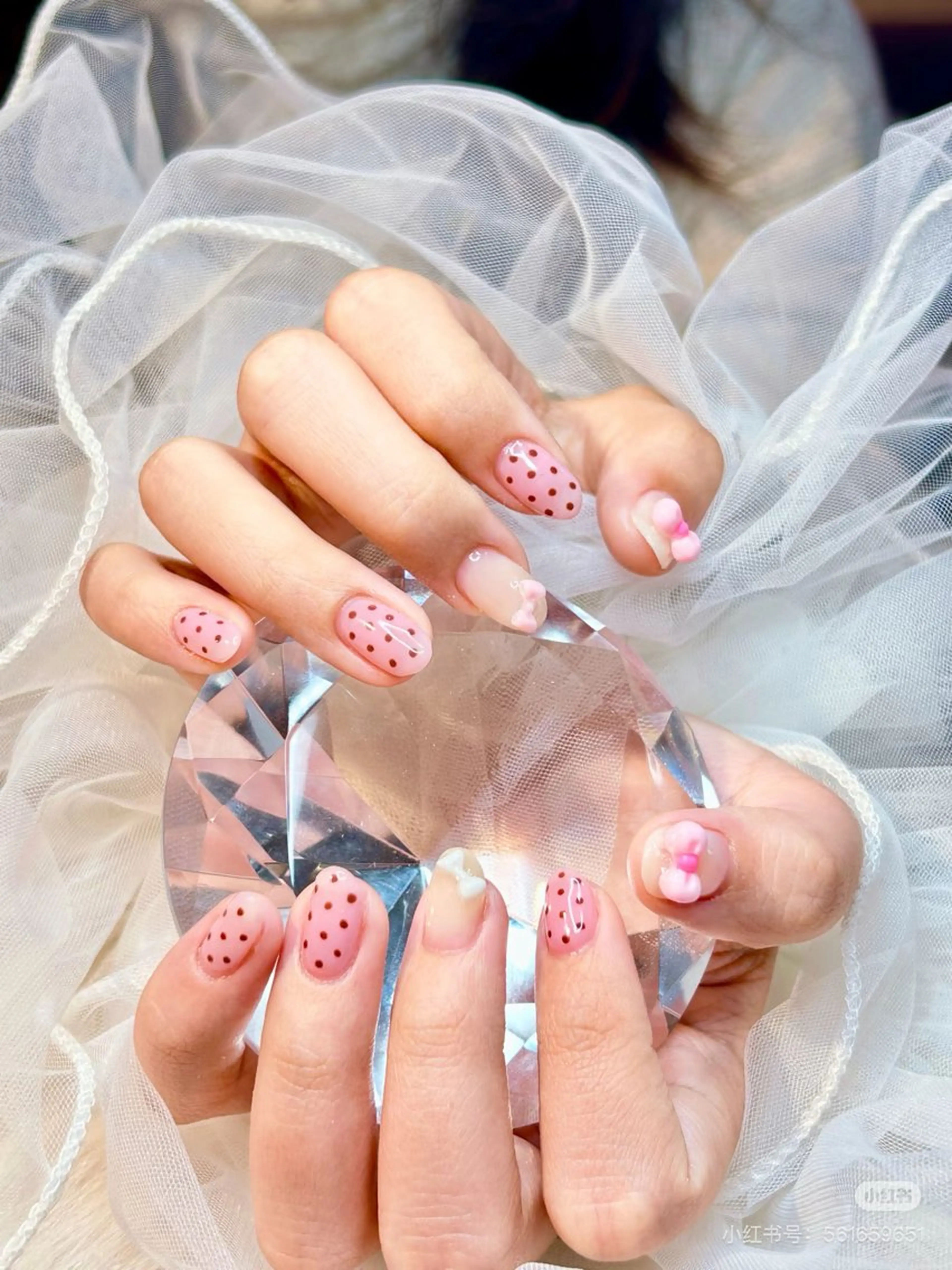 ネイル 成人式 フラッシュネイル ガーリー 韓国ネイル マグネットネイル リボン、ガーリー パーツ放題専門店のネイルデザイン
