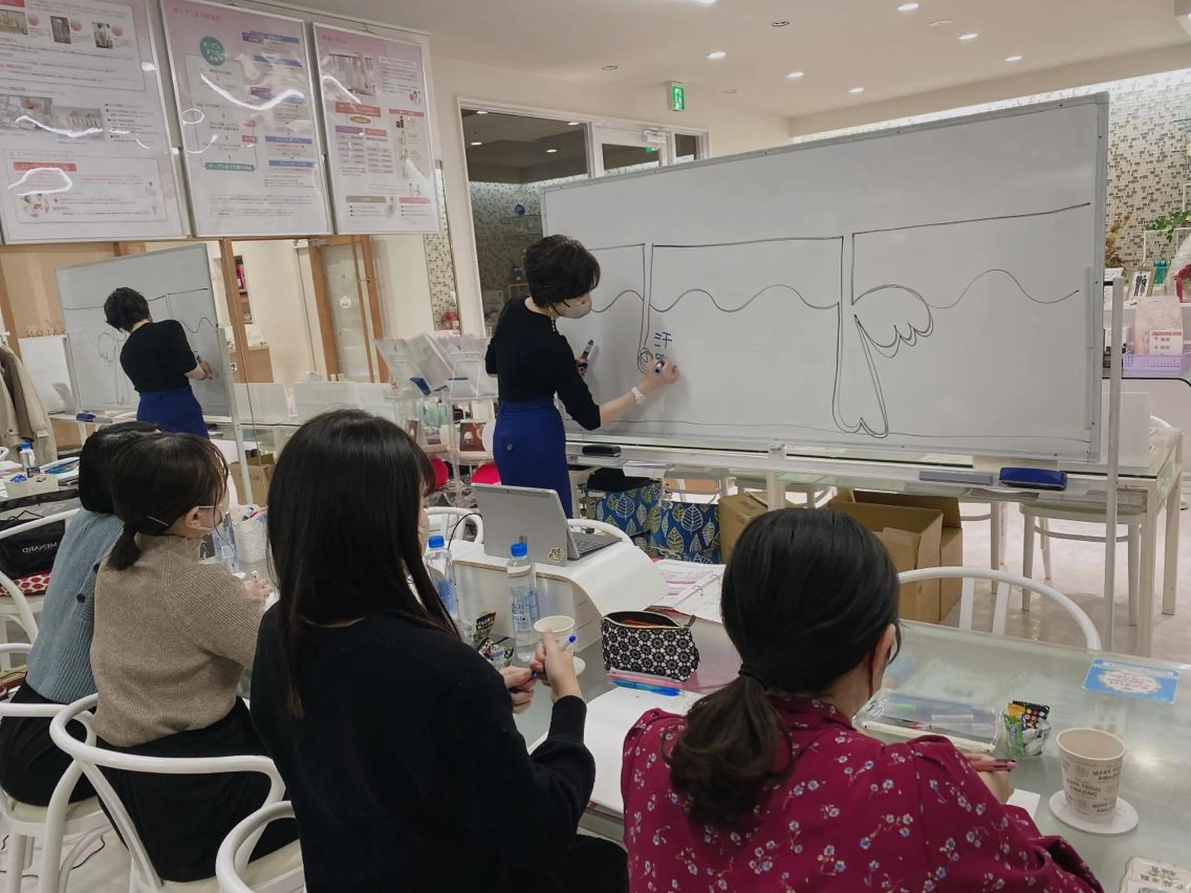 ショート ネイル マツエク・マツパ アイブロウ 小倉 麻由のエステ・リラクイメージ