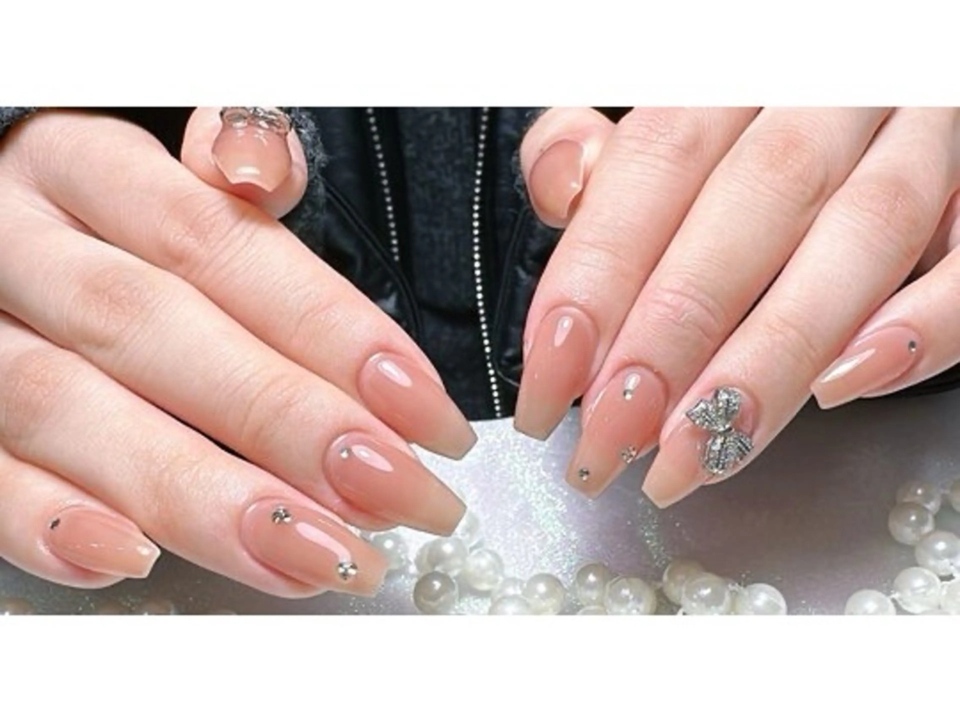 セミロング 戸井田 静香のネイルデザイン