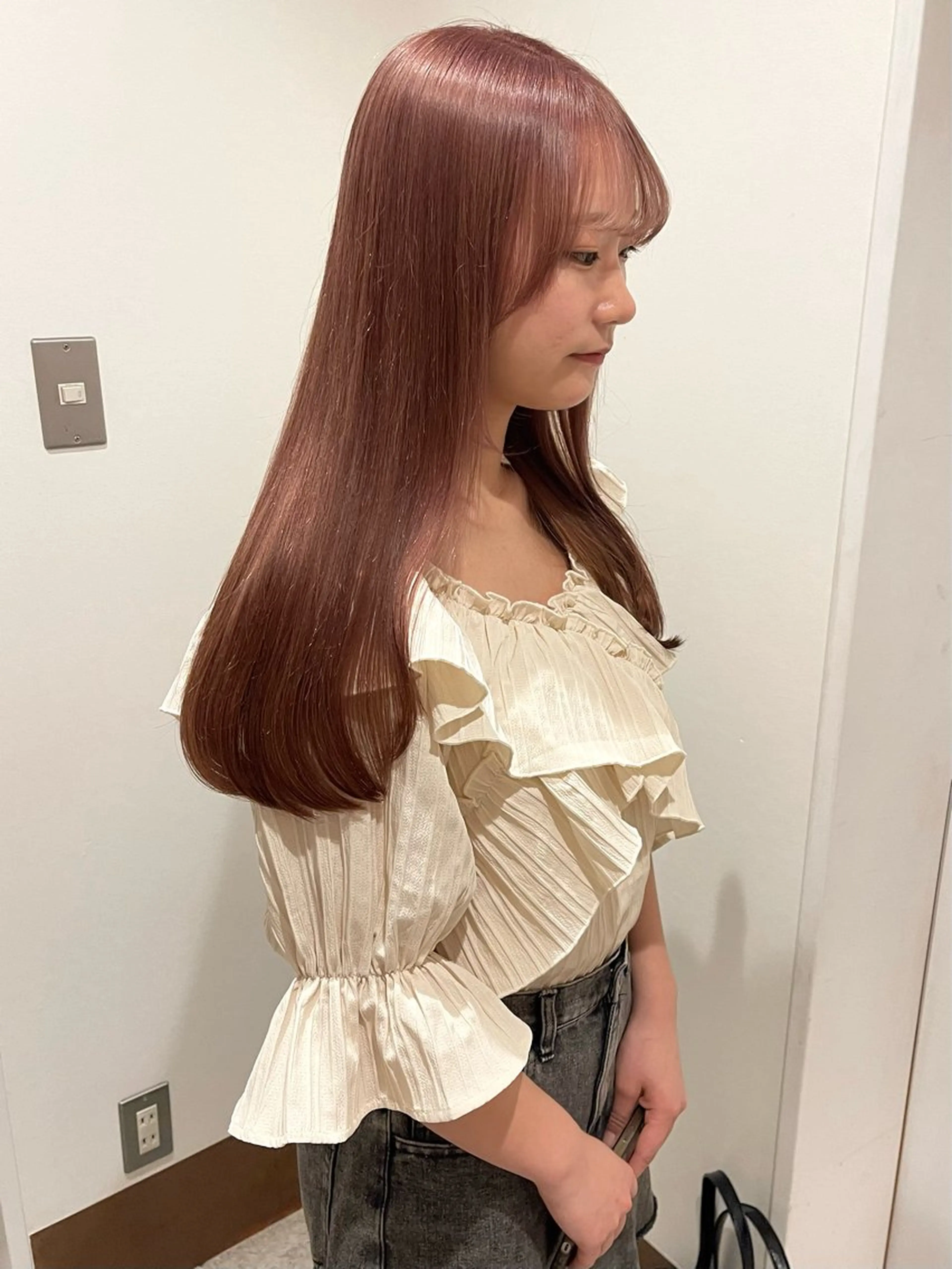 カラー ベージュカラー ピンクカラー ピンクベージュ 盛れる顔まわり✨🎀 レイヤー別所好葉のヘアスタイル