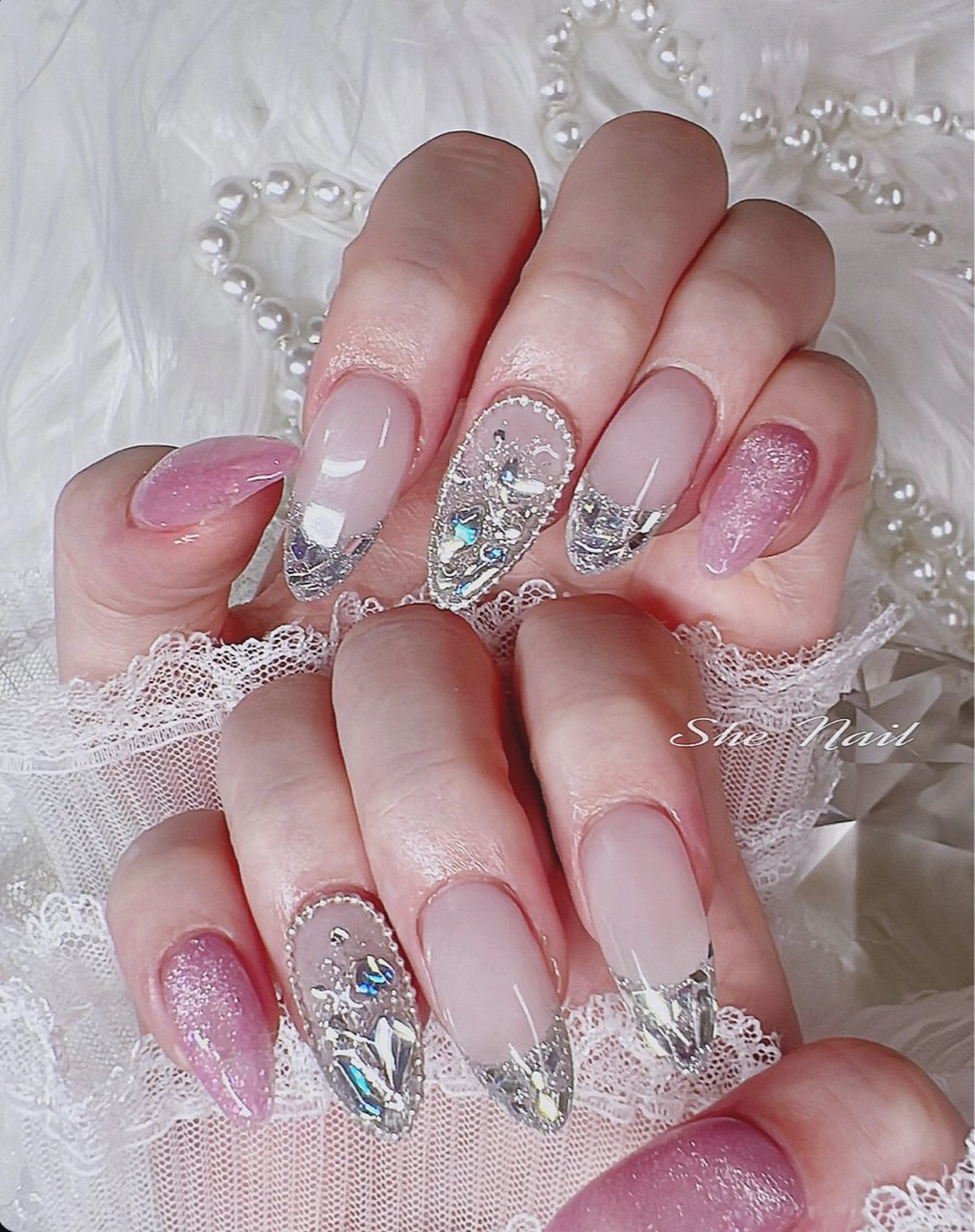 ネイル チークネイル 長さ出し フレンチネイル ガラスフレンチ キラキラネイル She   Nail所属・ISA_ BELLAのネイルデザイン