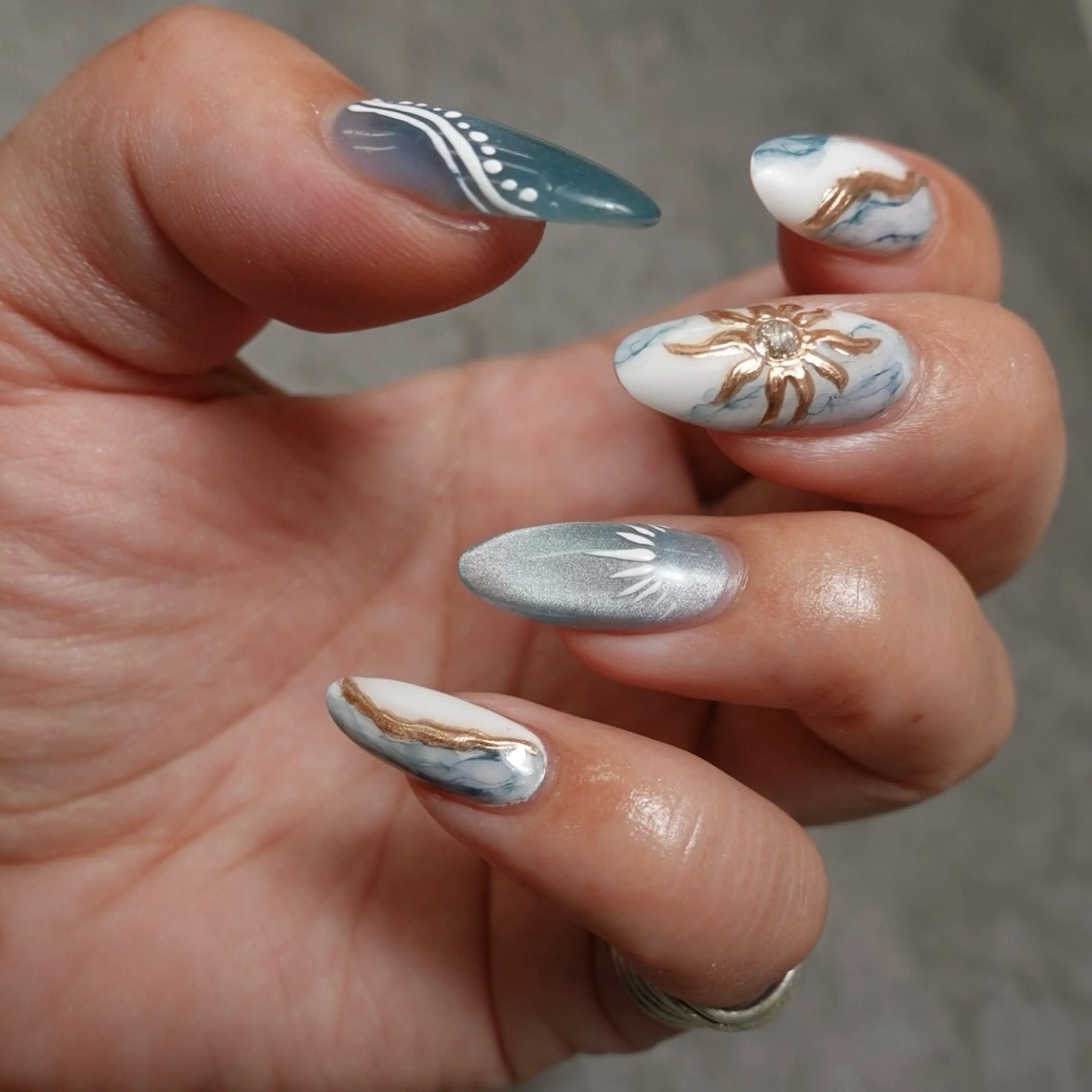 ネイル ニュアンスネイル chipieee naokaのネイルデザイン