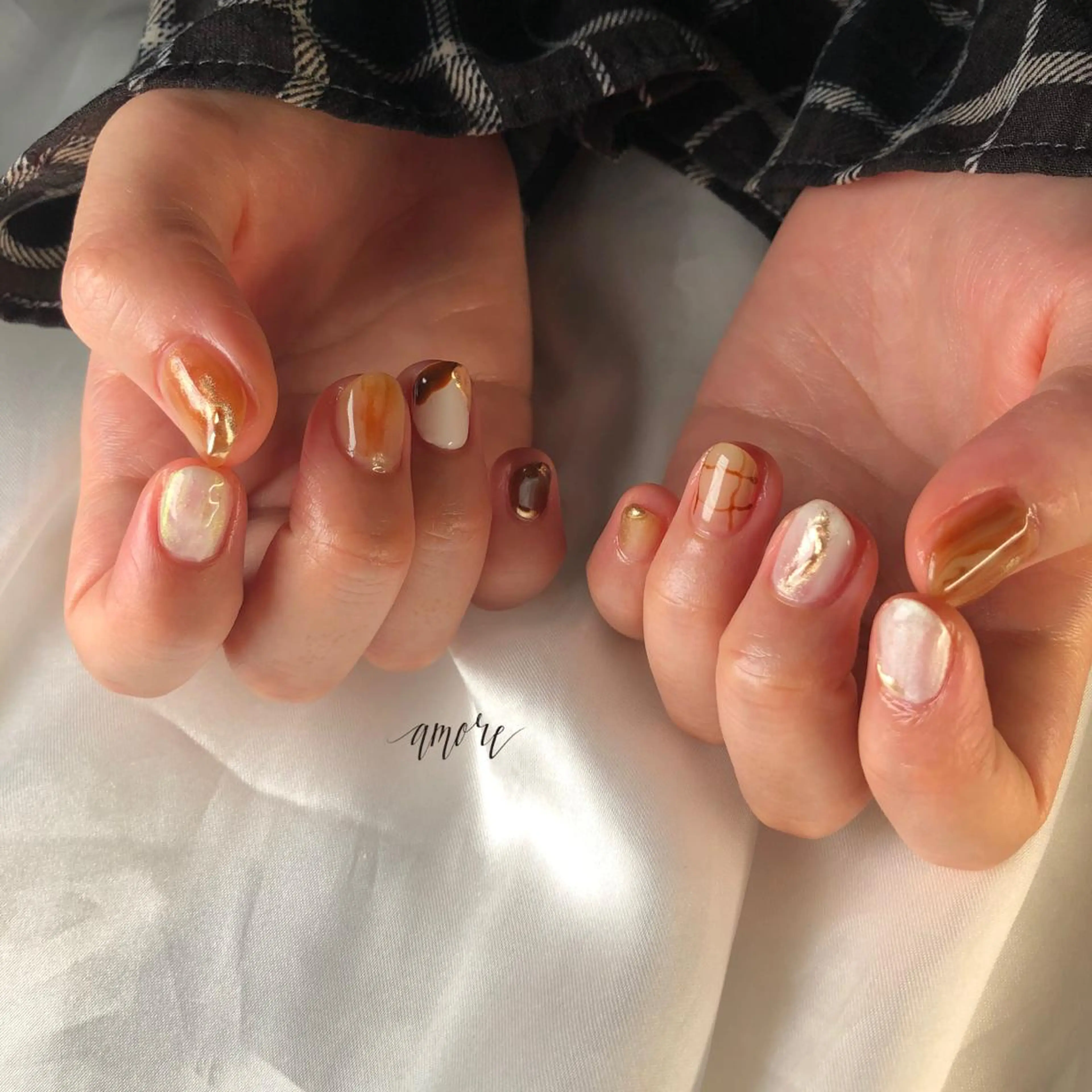 ネイル ジェルネイル 氷ネイル・うるうるネイル キラキラネイル マグネットネイル ミラーネイル You kyehwaのネイルデザイン