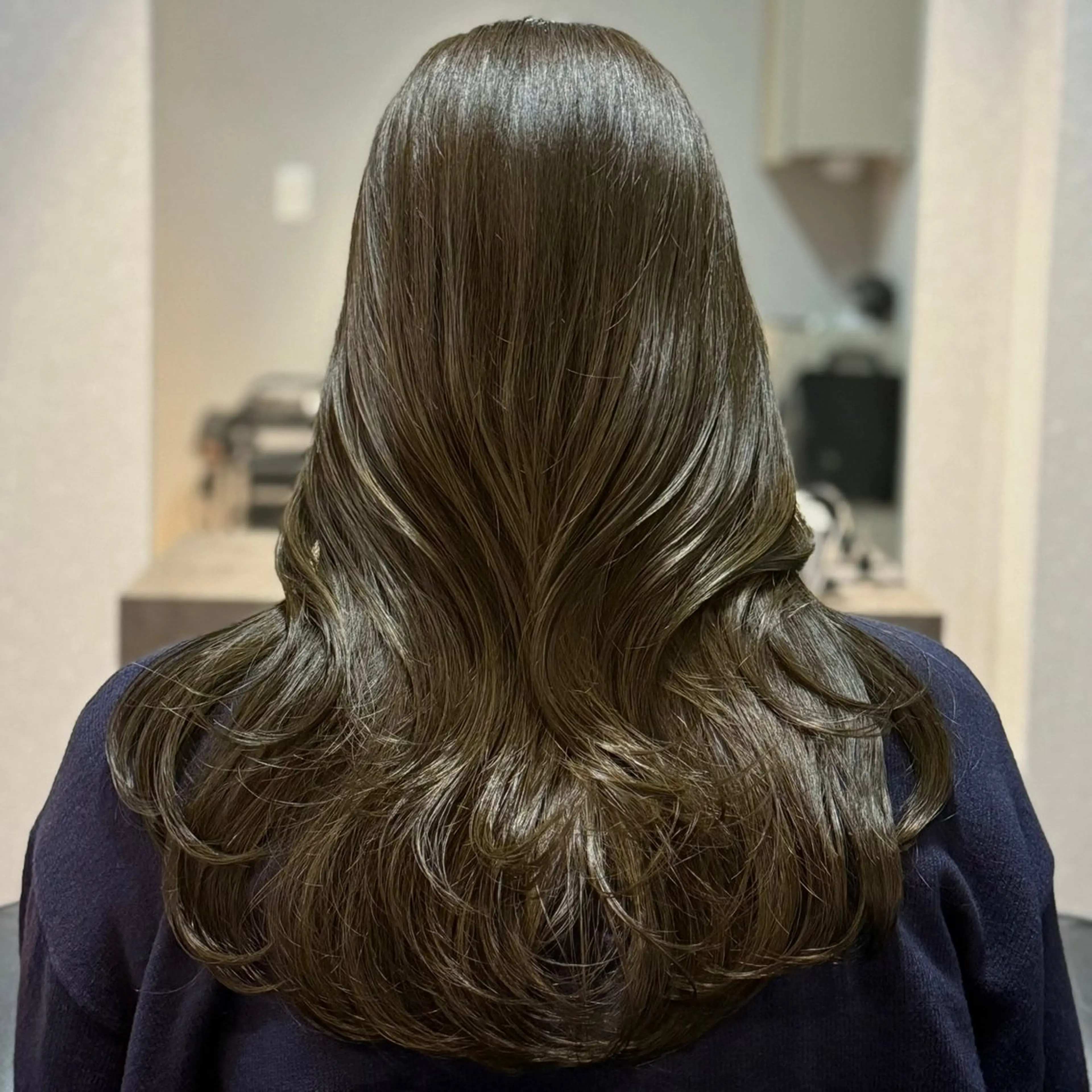 ロング カラー 黒髪 透明感カラー グレージュ オリーブカラー 髪質改善 ヘアカラー トリートメント 髪質改善Ⅰ透明感 艶カラーⅠたつやのヘアスタイル