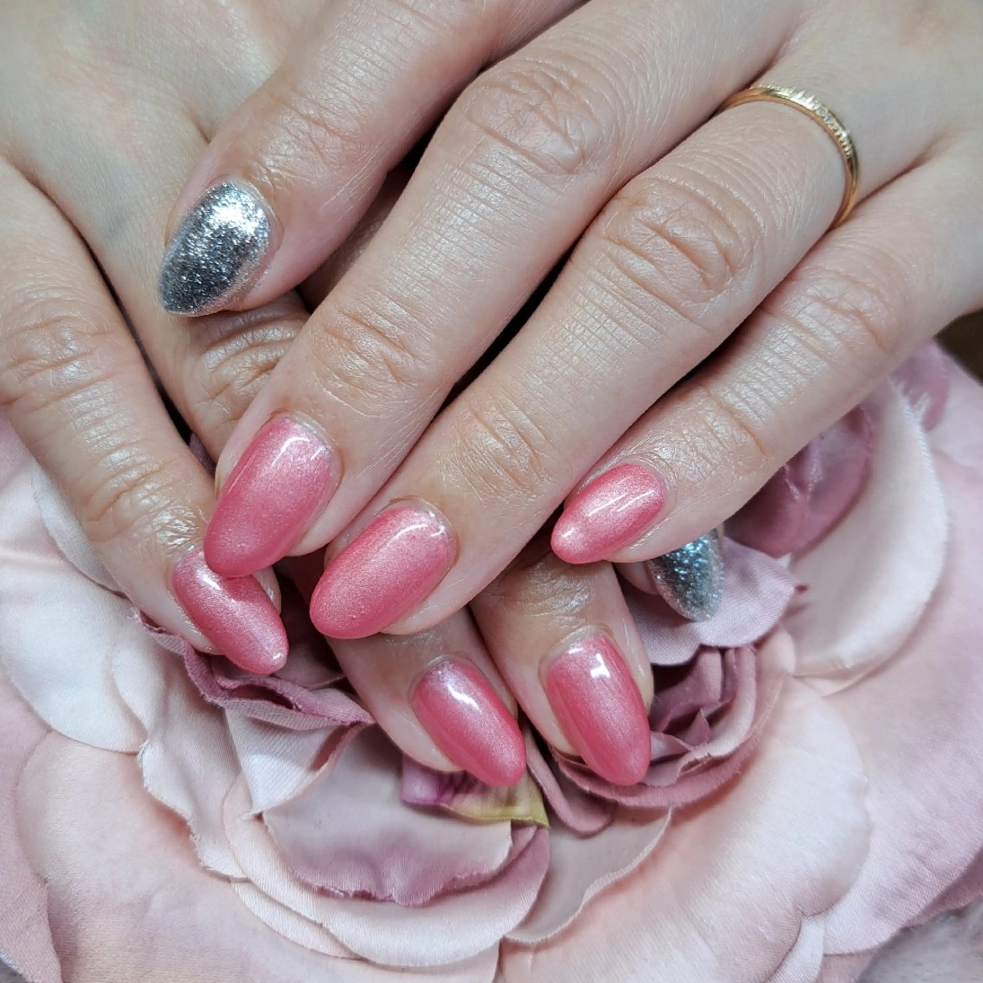 ネイル ラメ(グリッター) ワンカラーネイル ピンク シルバー HAYASHI  Nのネイルデザイン