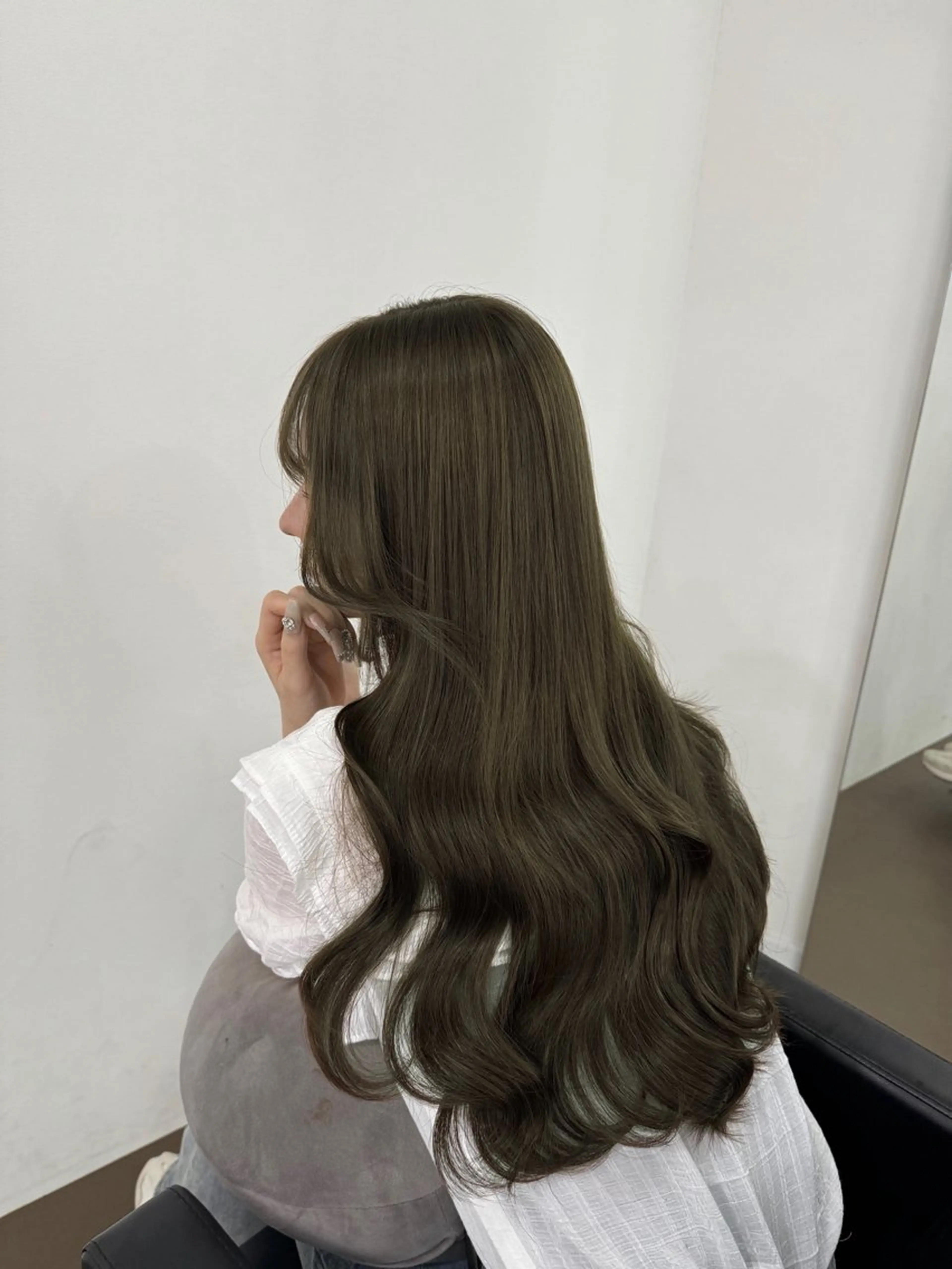 ロング ボブ くびれヘア 髪質改善 韓国風ヘア レイヤーカット 【ioe岡本】🐶 向井歩のヘアスタイル