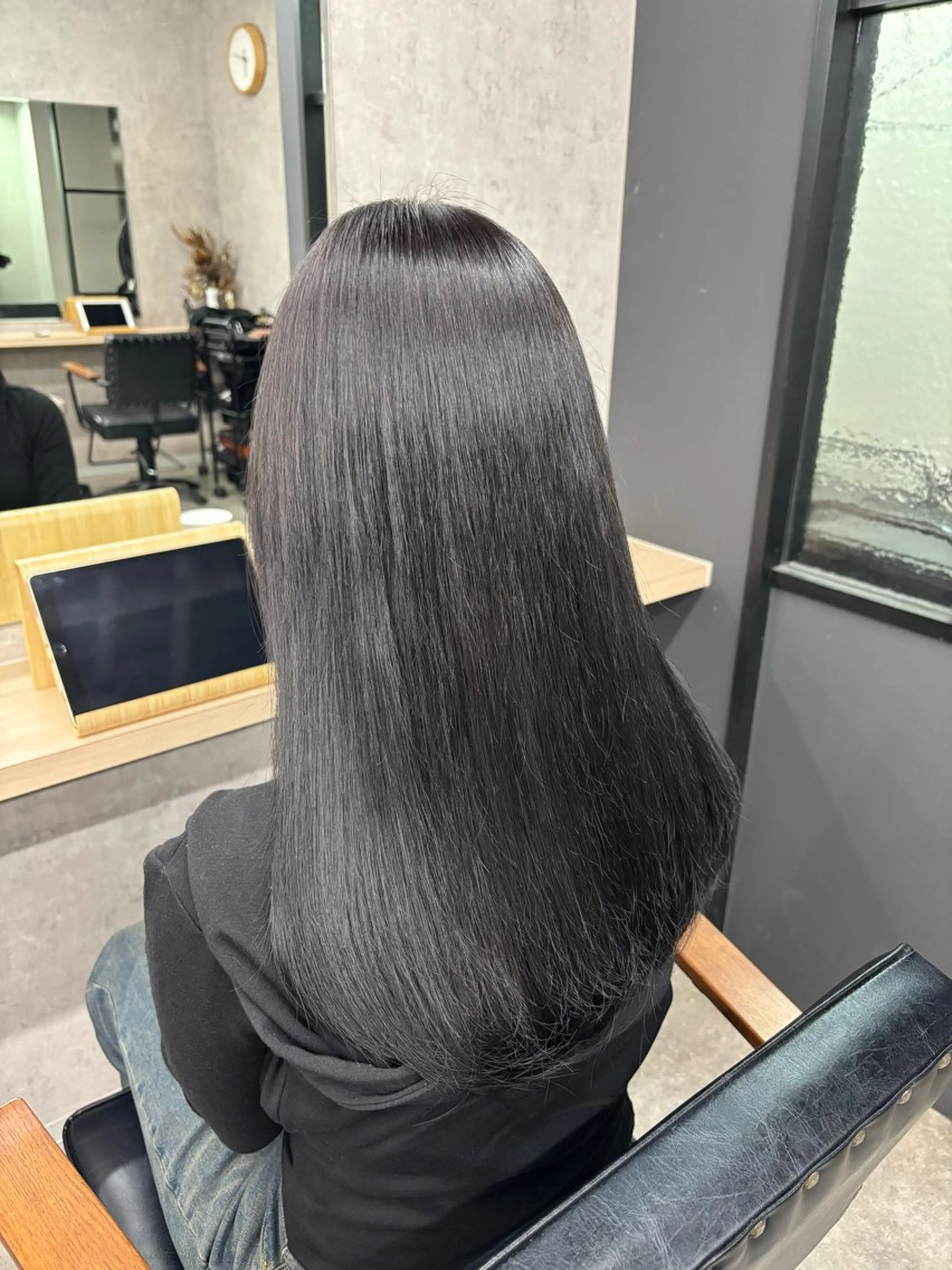 カラー グレージュ 石原 望来のヘアスタイル