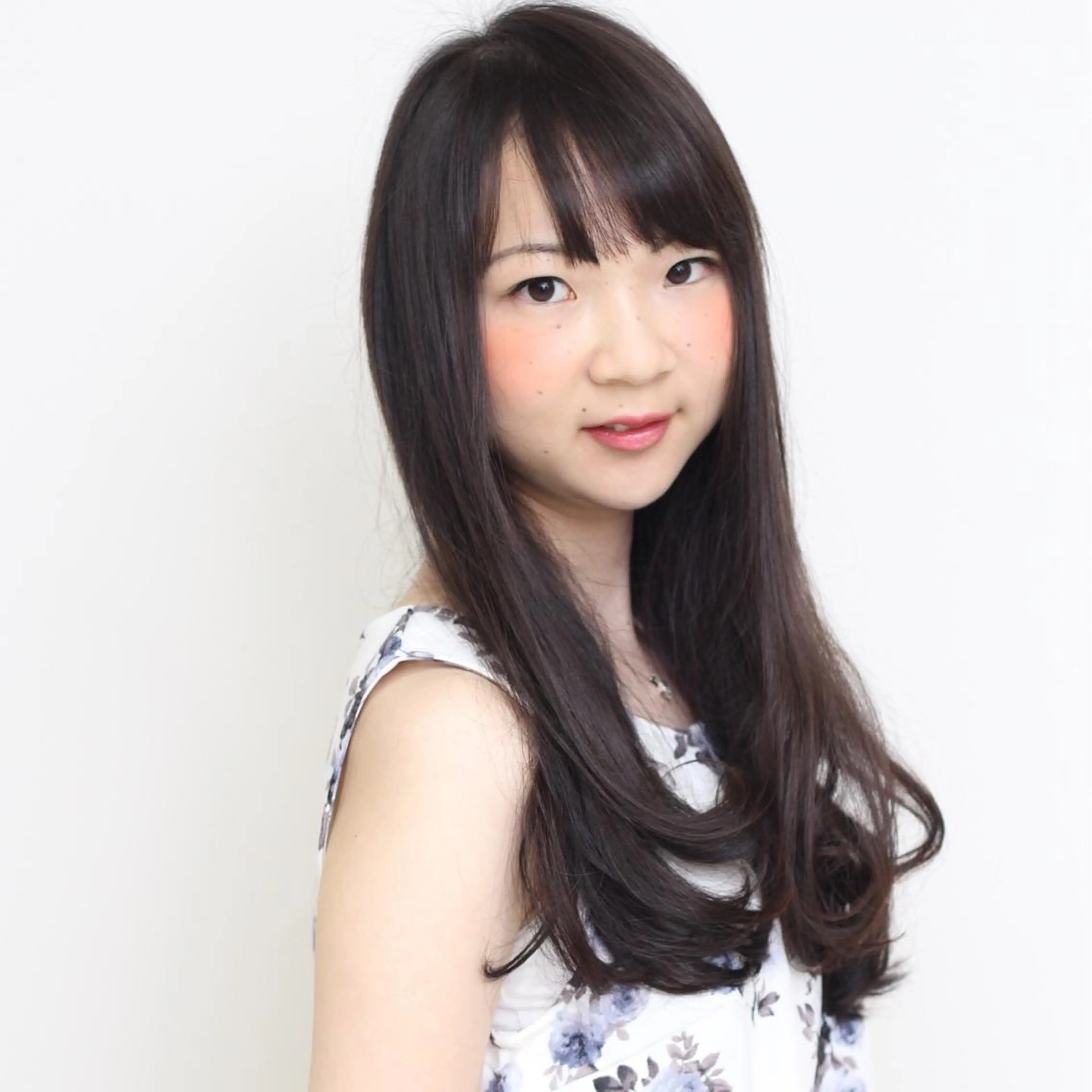 ロング カット 中林 由佳のヘアスタイル