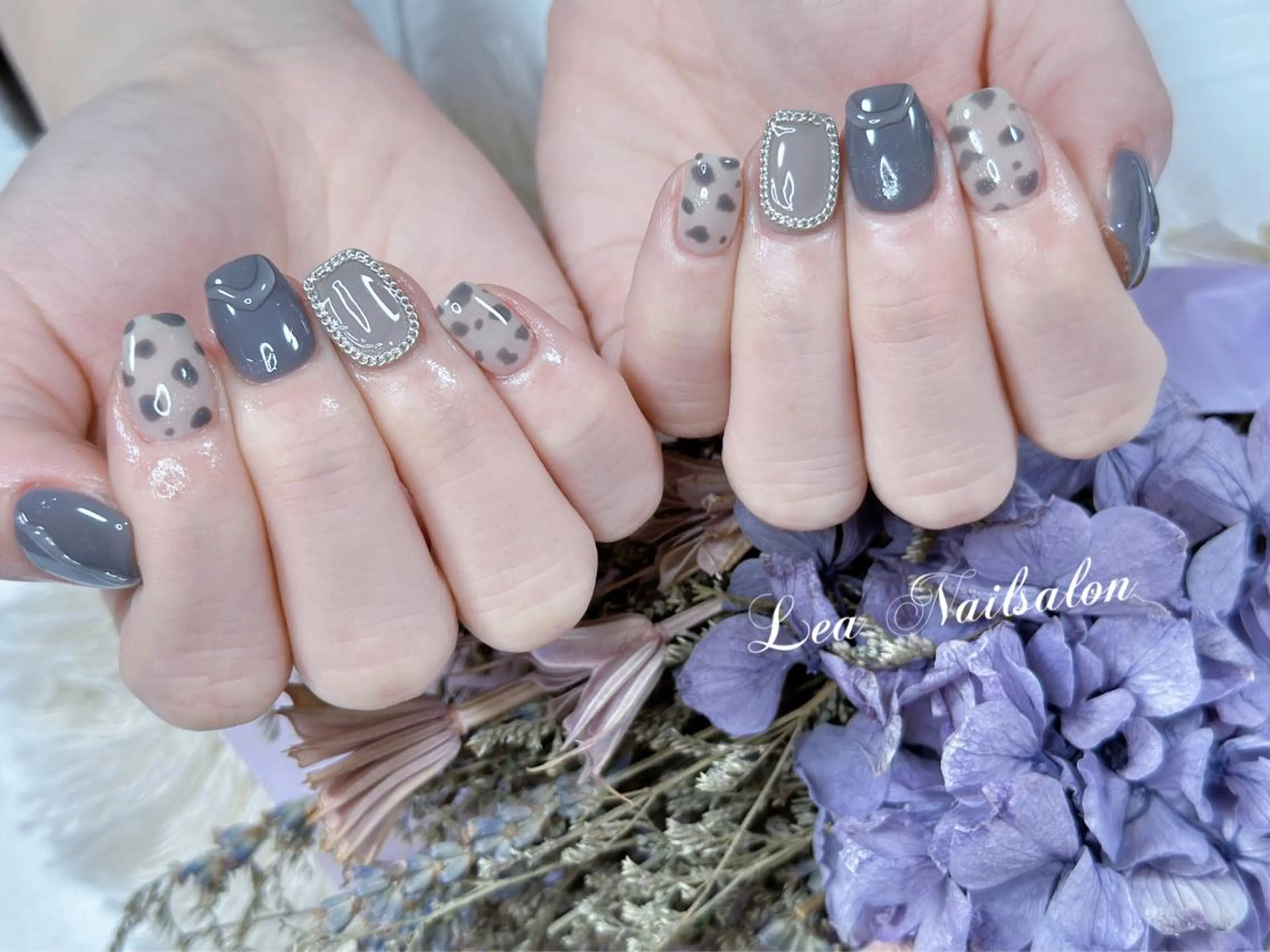 ショート カラー ネイル Le’a NailSalonのネイルデザイン