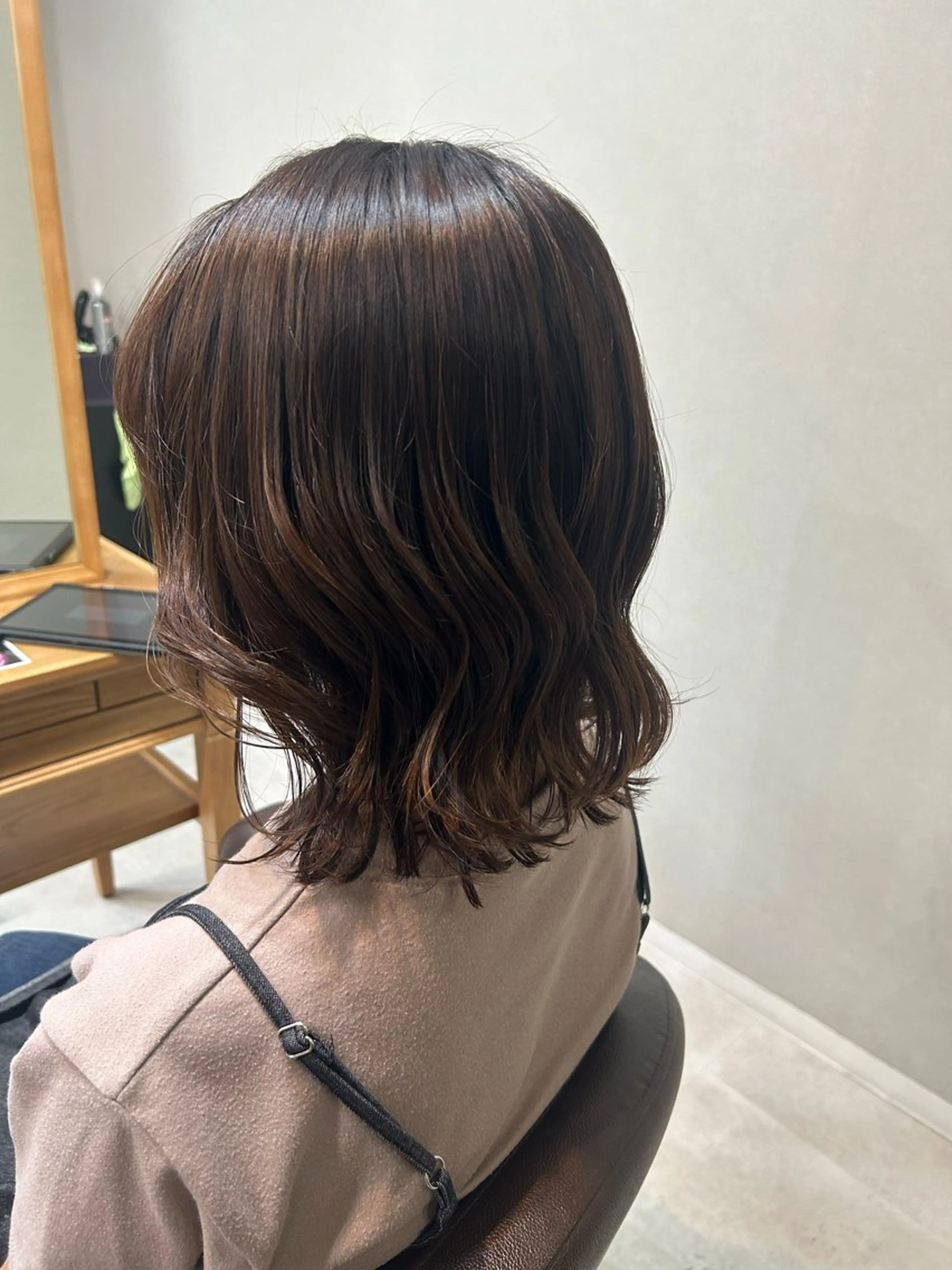 ショート カラー 川筋 桃果のヘアスタイル