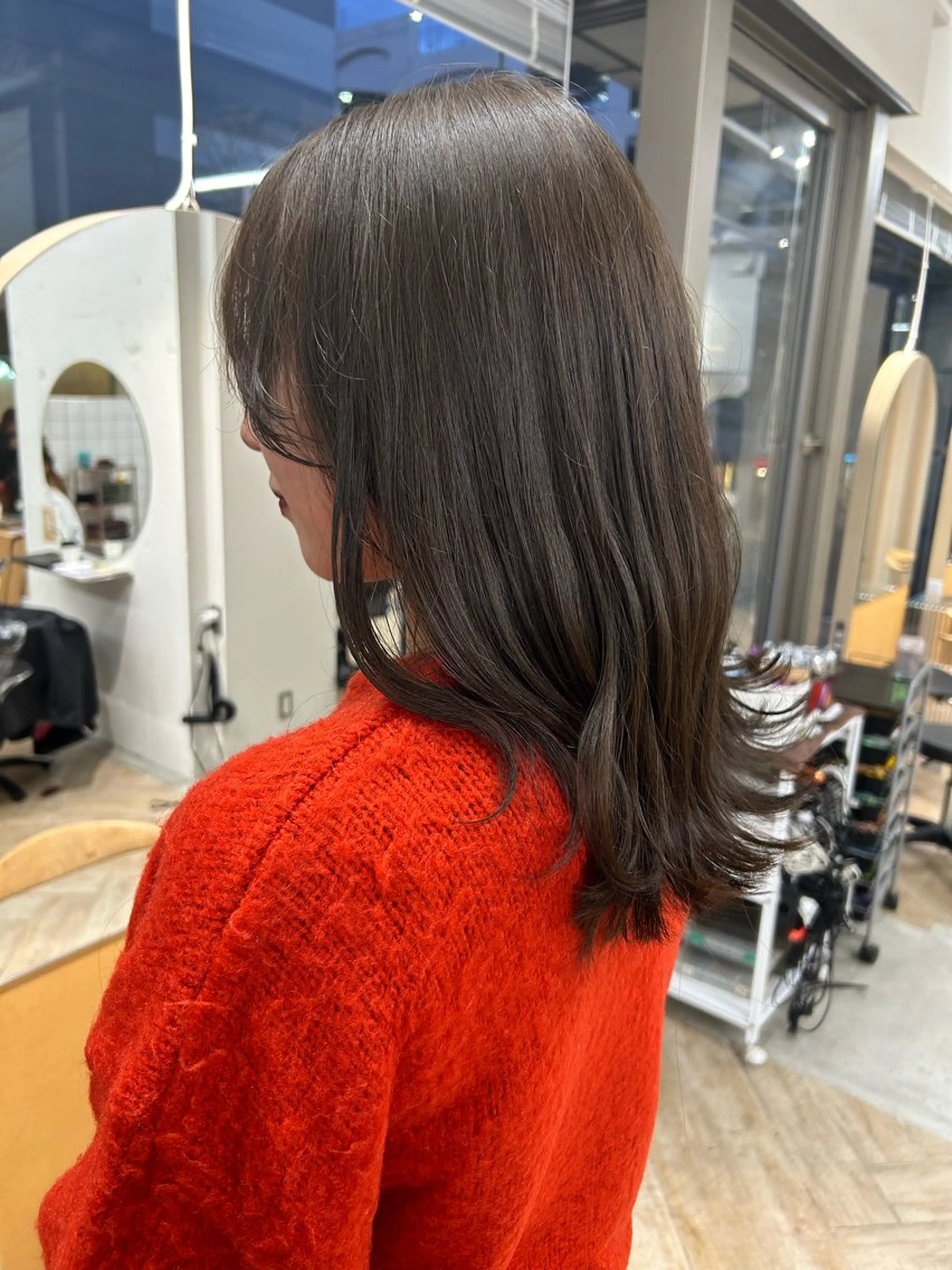 ミディアム カラー ヘアカラー トリートメント ベージュ/ダブルカラ ー/新潟駅/青柳萌果のヘアスタイル