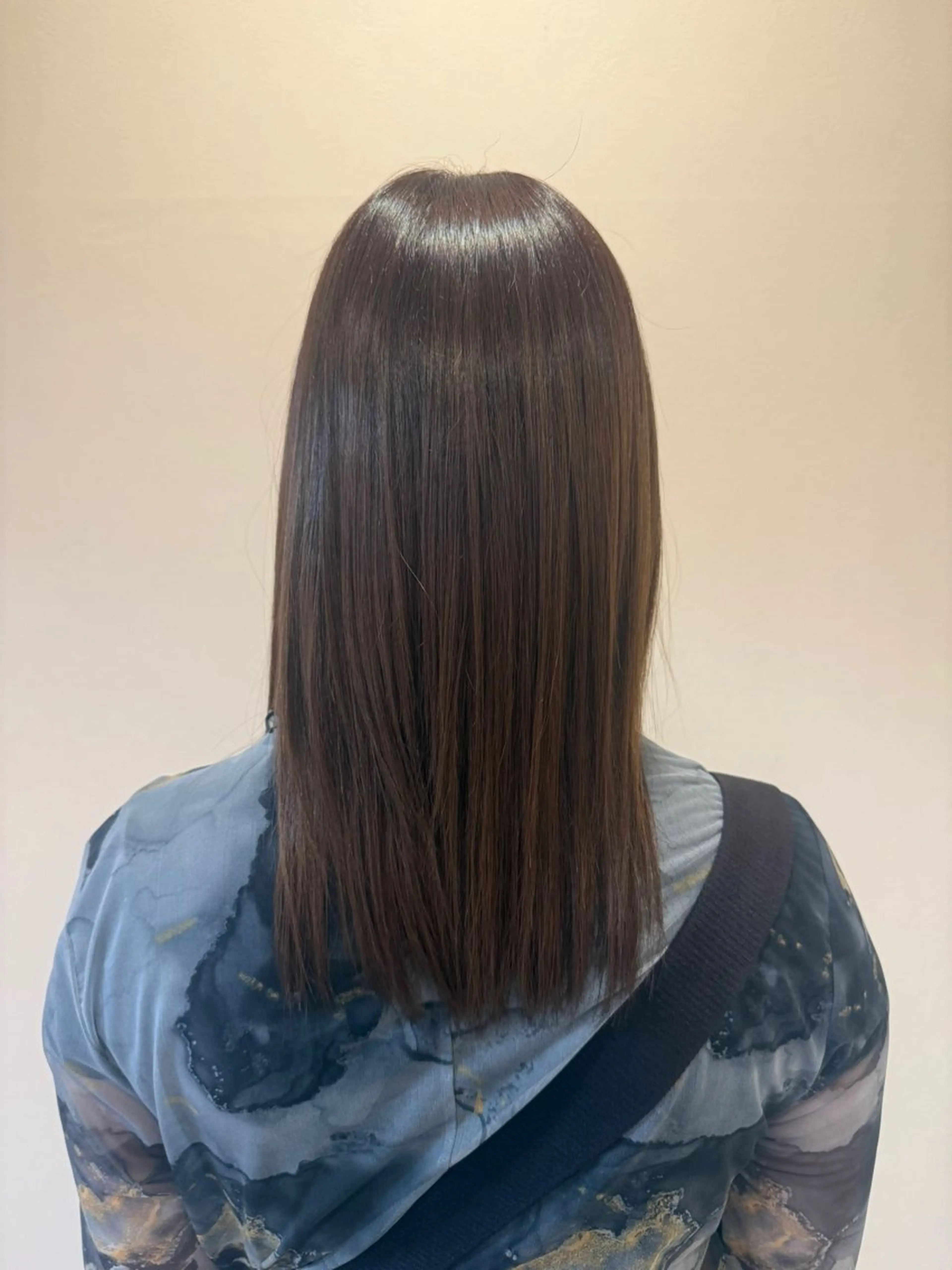 ミディアム 髪質改善 鈴木愛海/レイヤー /透明感カラーのヘアスタイル