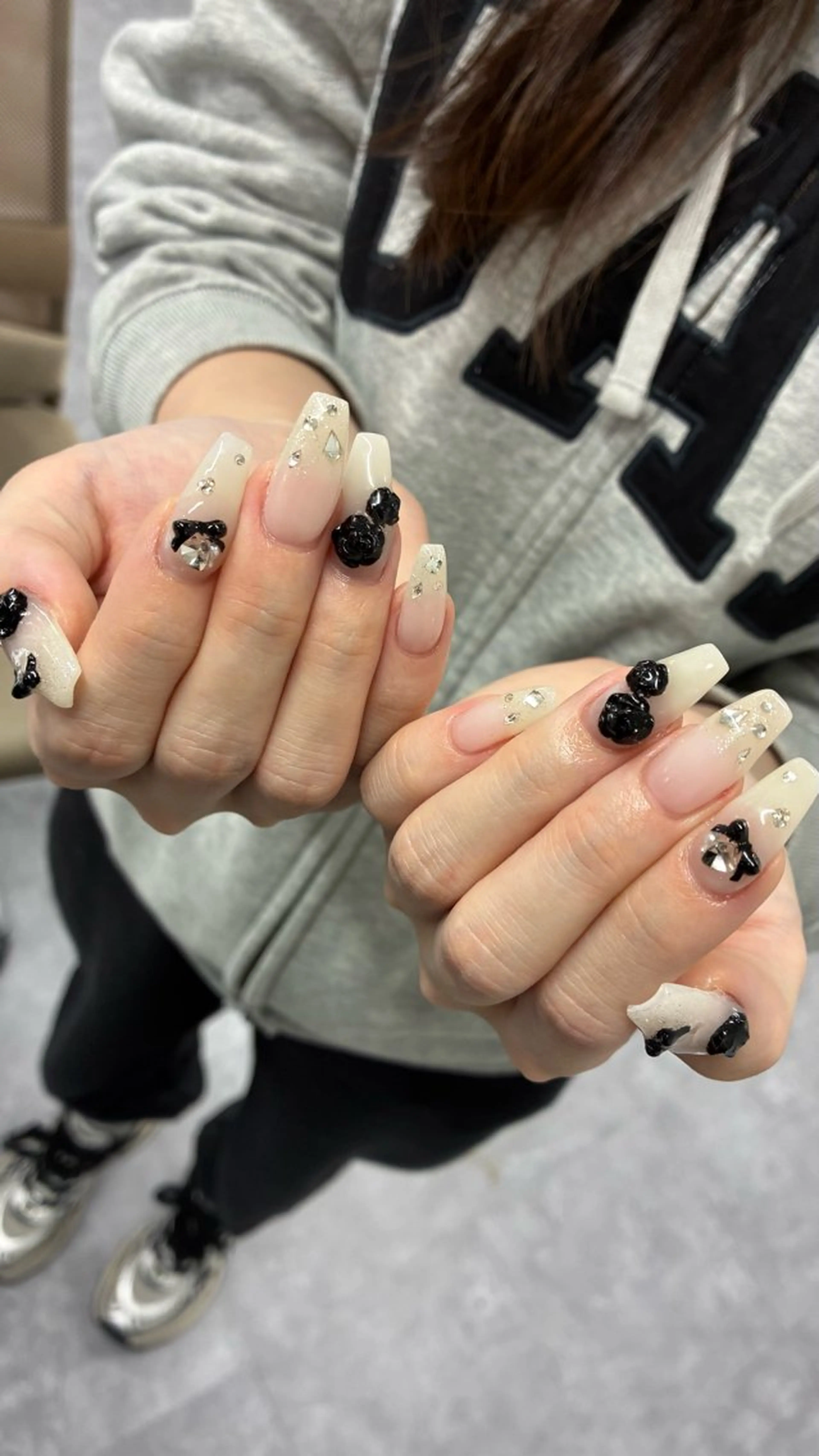 ネイル キラキラネイル オフィスネイル ワンカラーネイル リボン 夏ネイル ハンドネイル Risa 梅田/南森町ネイルのネイルデザイン