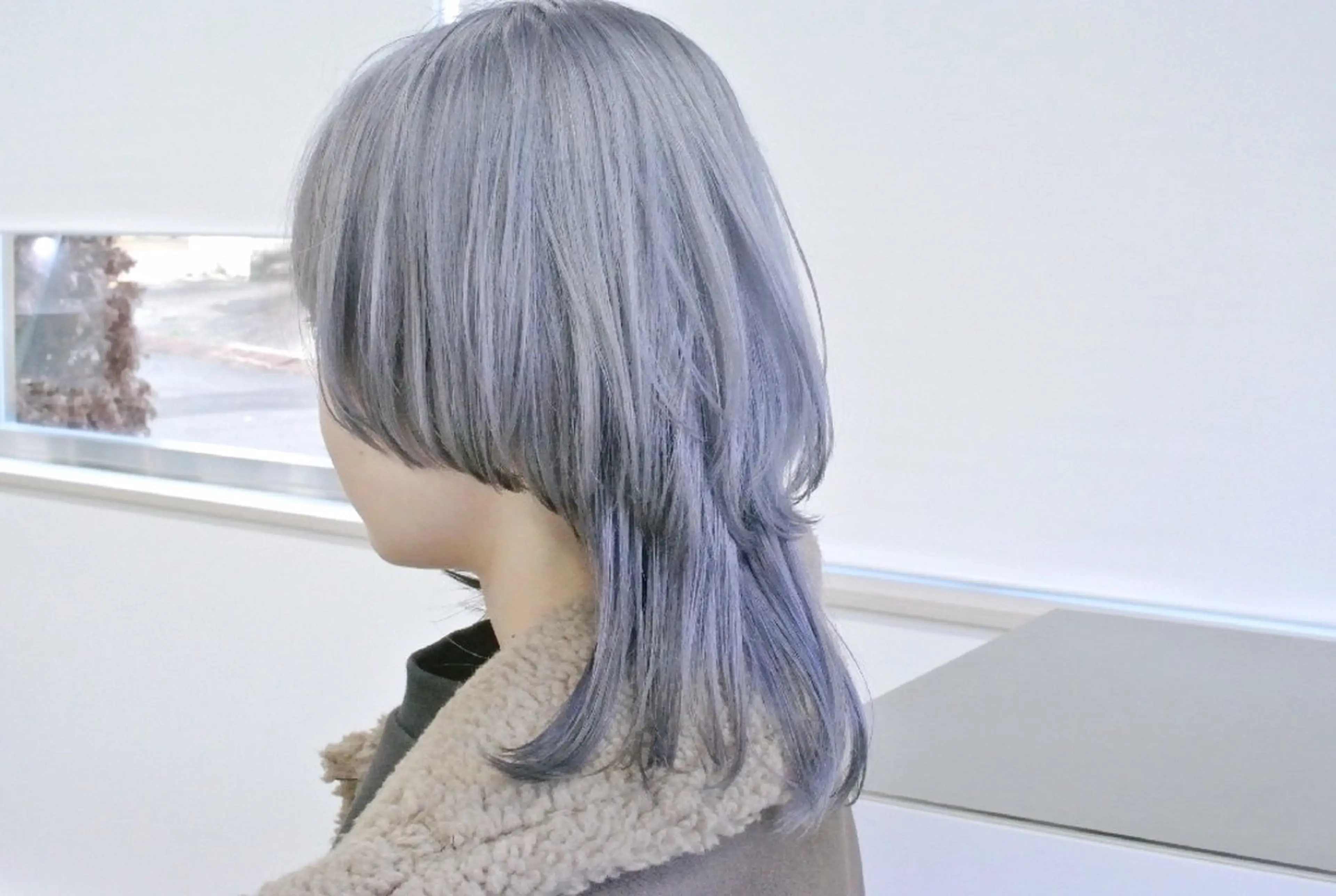 ミディアム カラー アッシュ ブリーチ 樋口 千尋のヘアスタイル