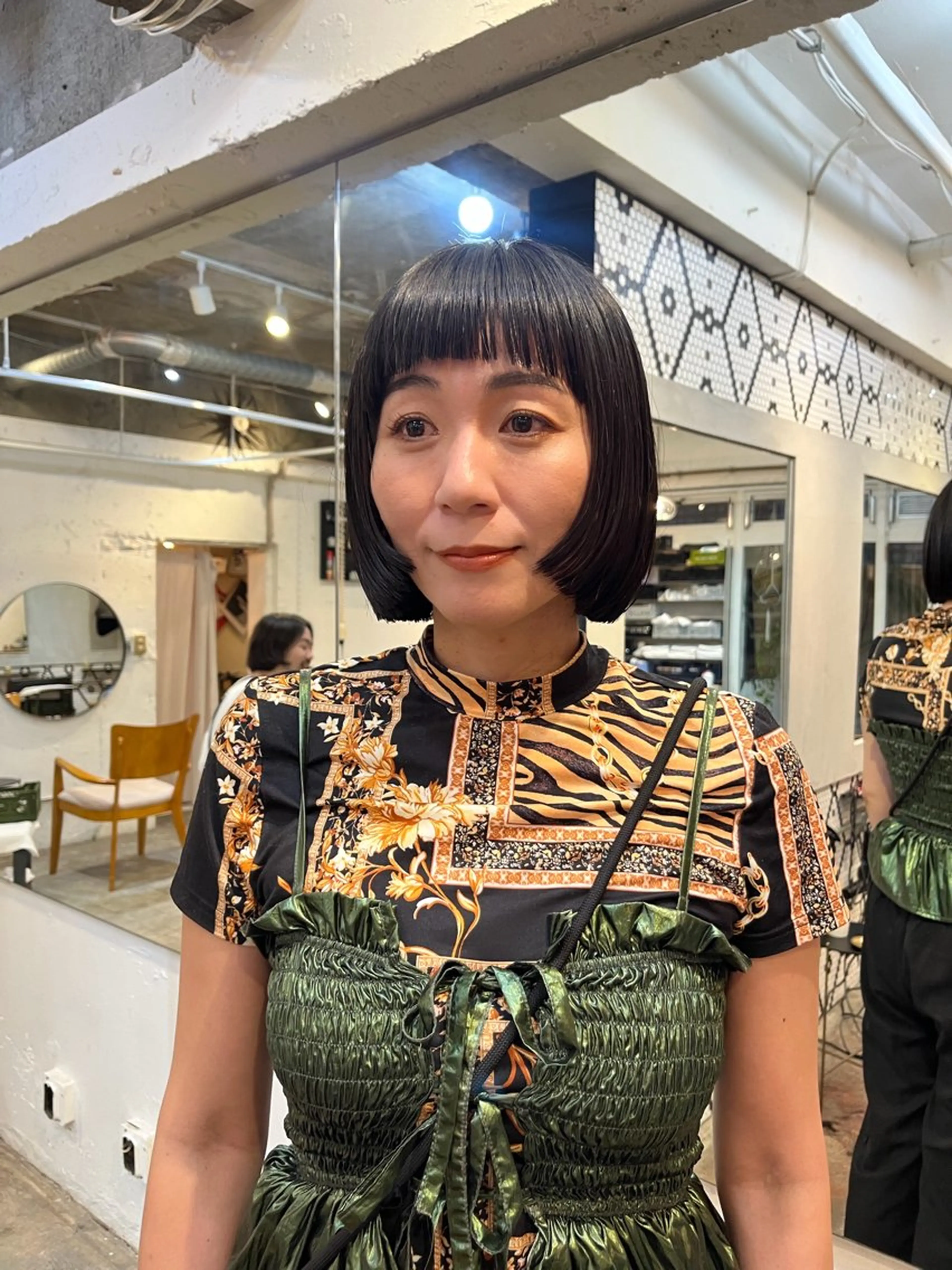 ミディアム ブリーチ/レイヤー momoha🐰🪡のヘアスタイル