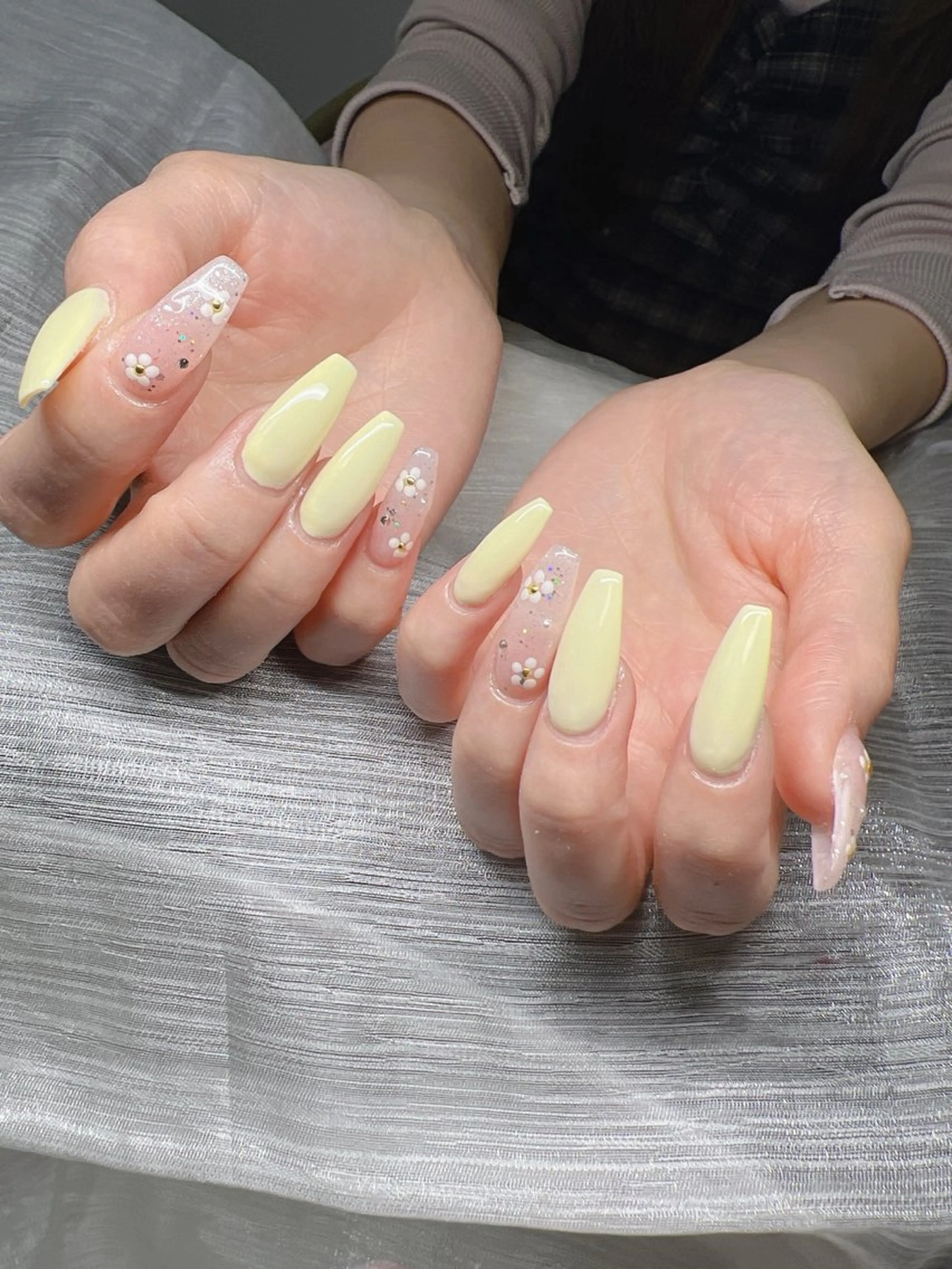 ネイル 長さ出し グラデーション 卒業式 キラキラネイル マグネットネイル Lee Nailsのネイルデザイン