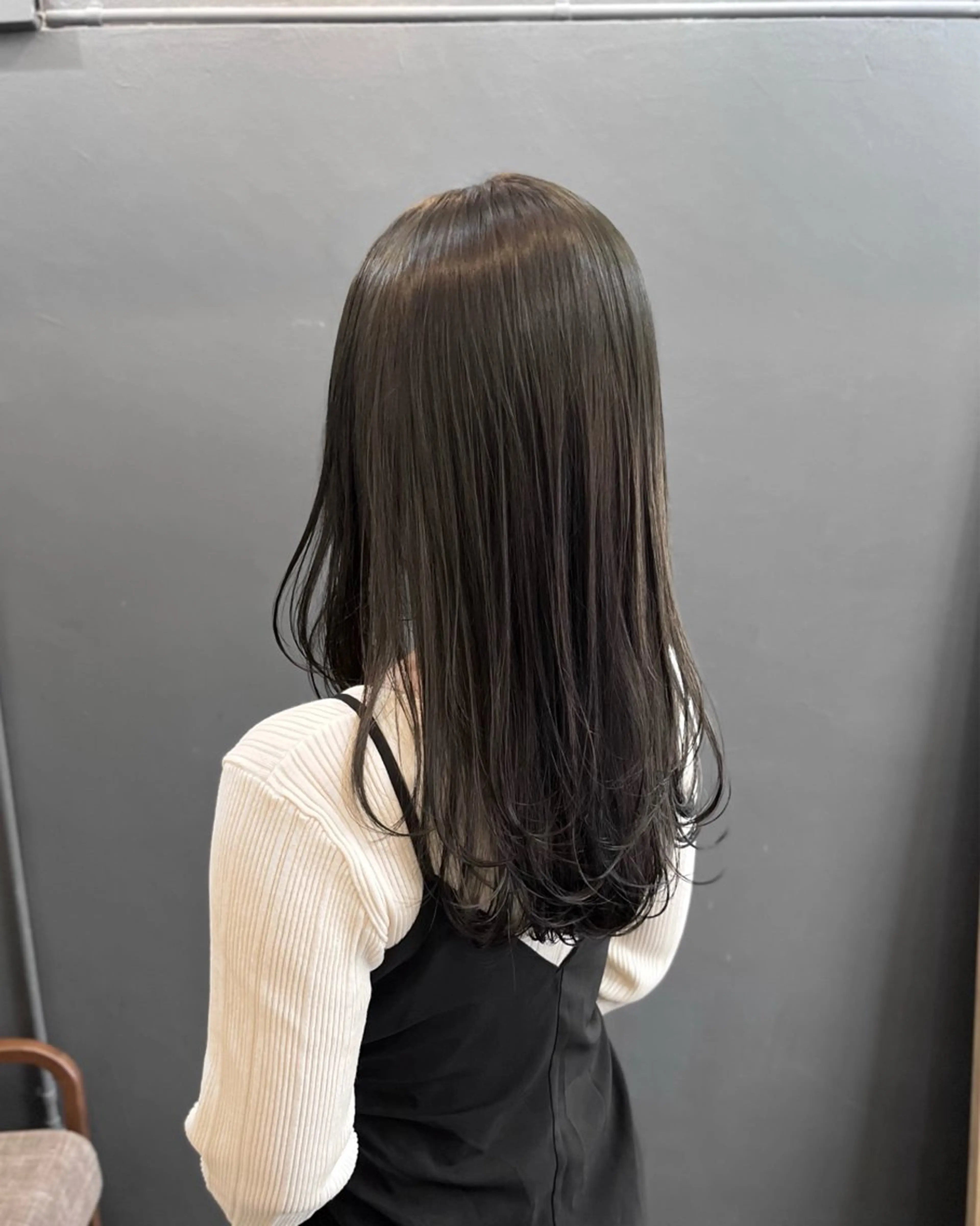 セミロング カラー ヘアカラー 暗髪とオリーブ🌿 渡辺拓人のヘアスタイル