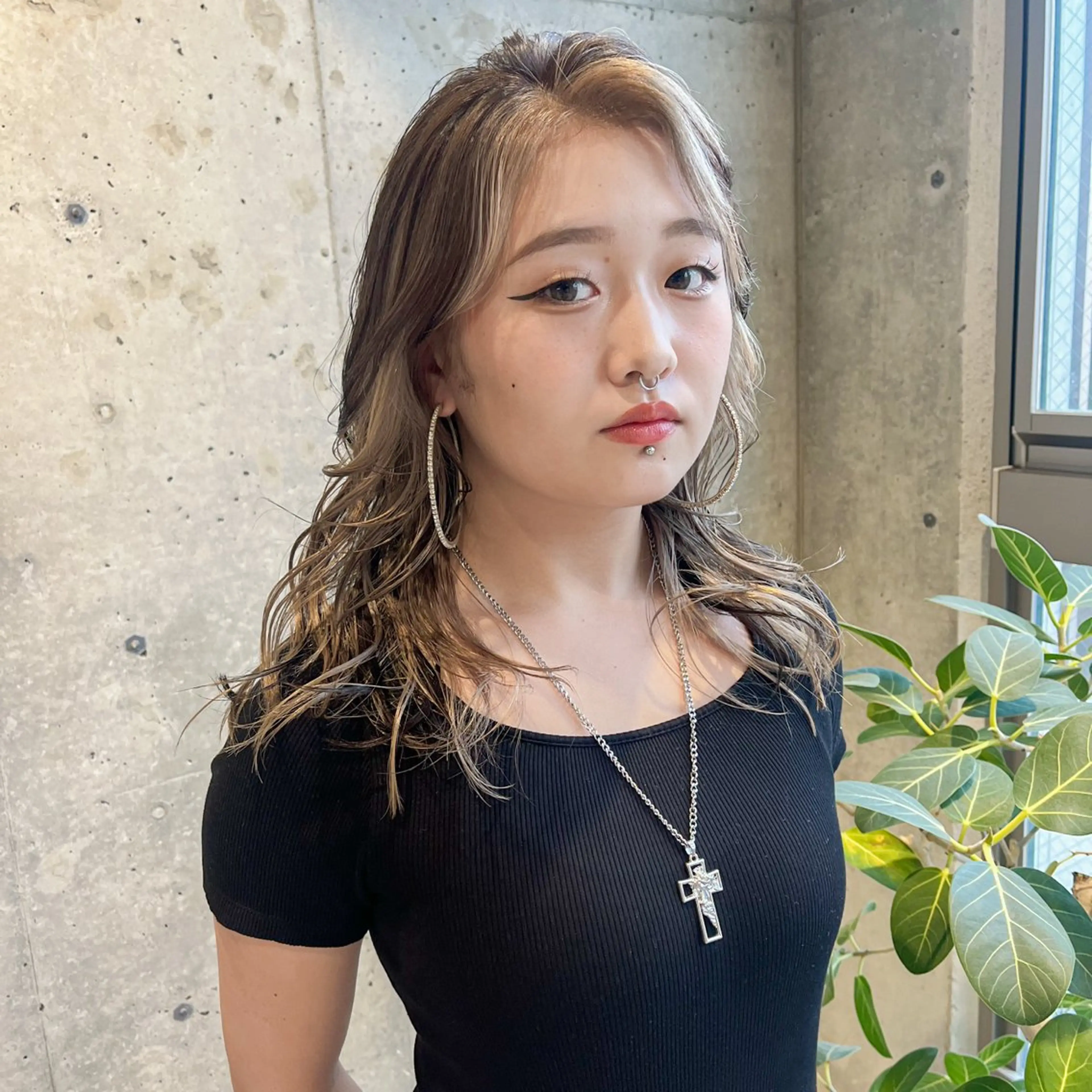 ミディアム ヘアカラー トリートメント ハイトーンを育てる ブリーチカラー/牧原のヘアスタイル