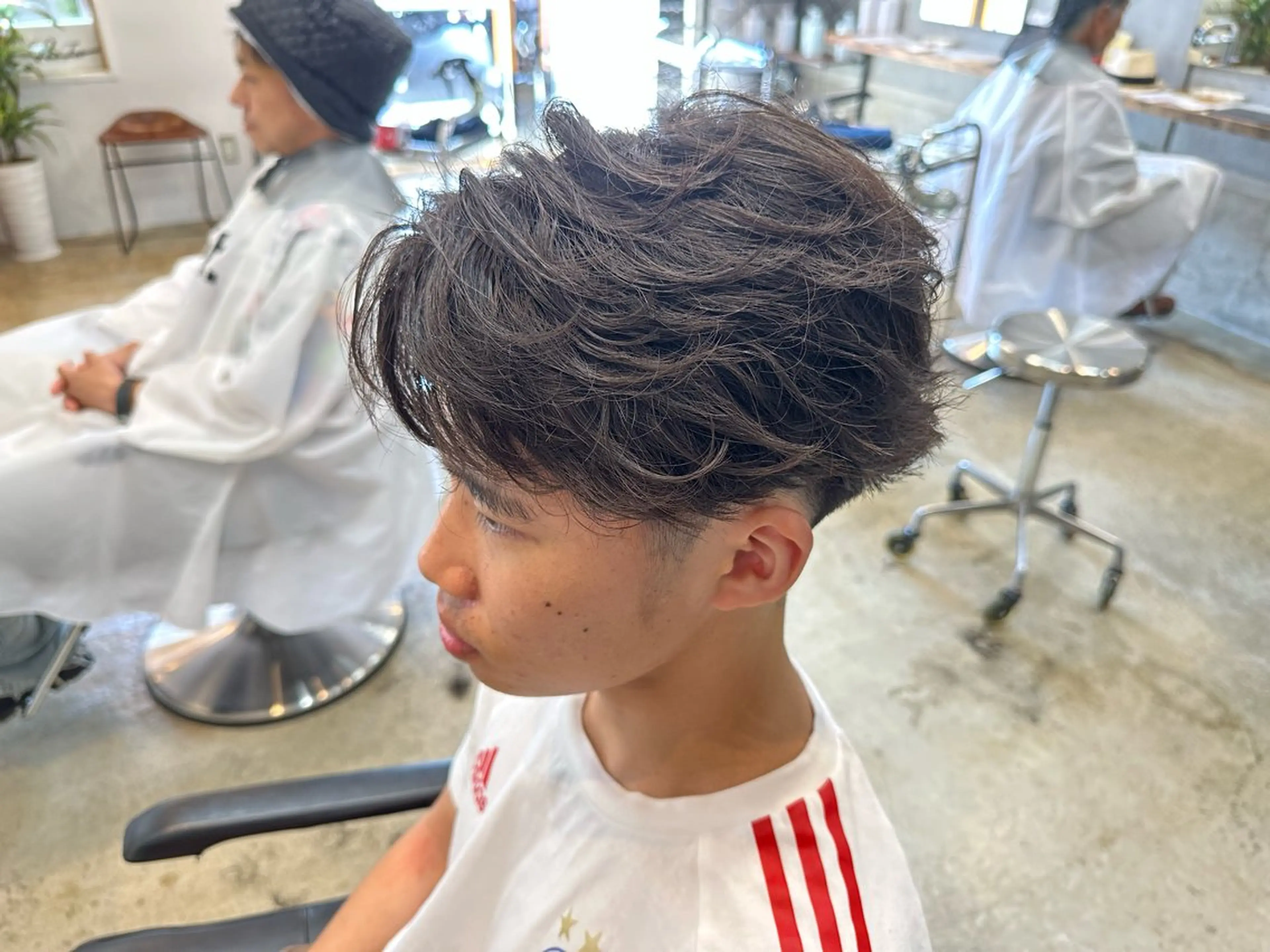 ショート パーマ メンズ 倉持 誠也　フェザーパーマのヘアスタイル