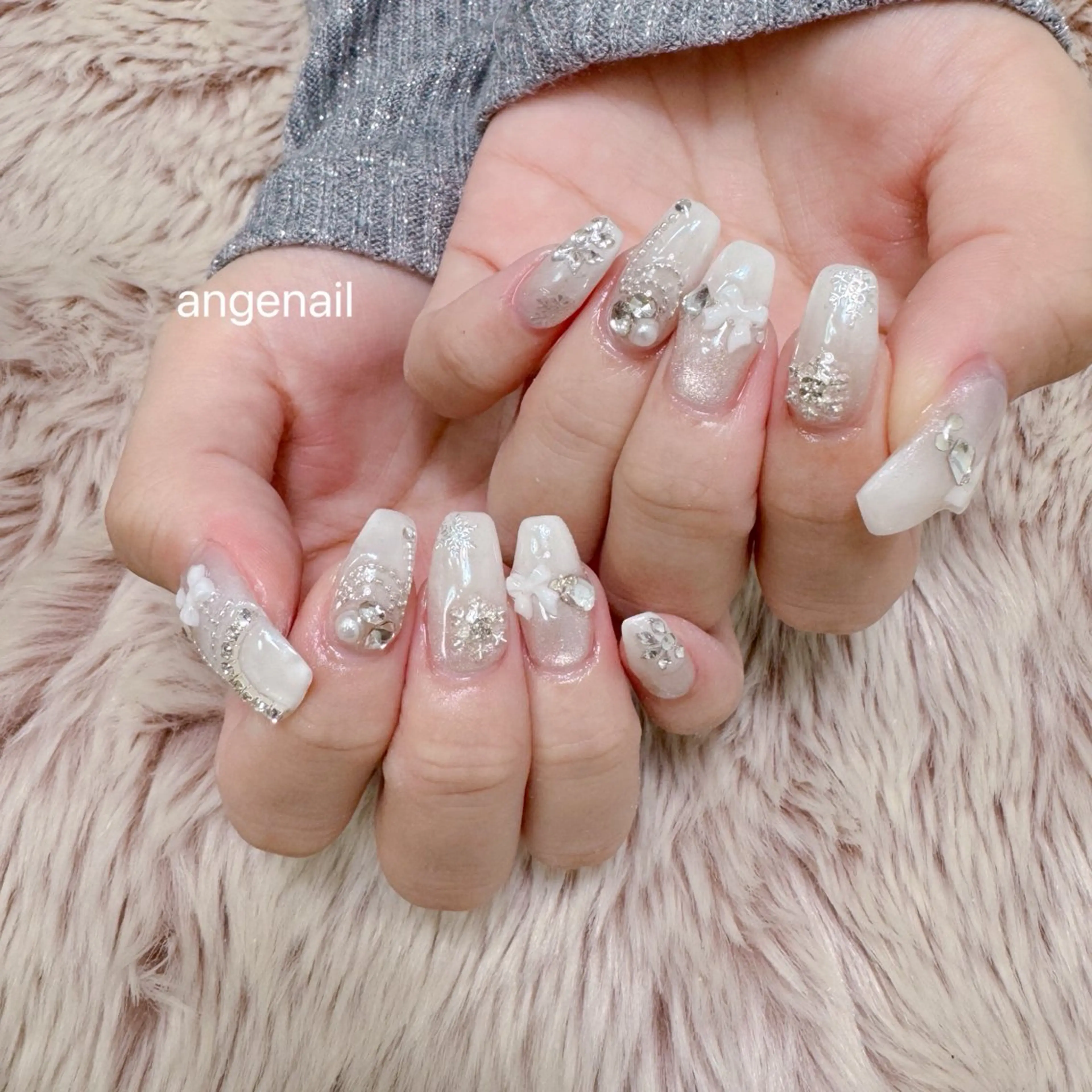 ネイル ハンドネイル オーナーネイリスト MAKIのネイルデザイン