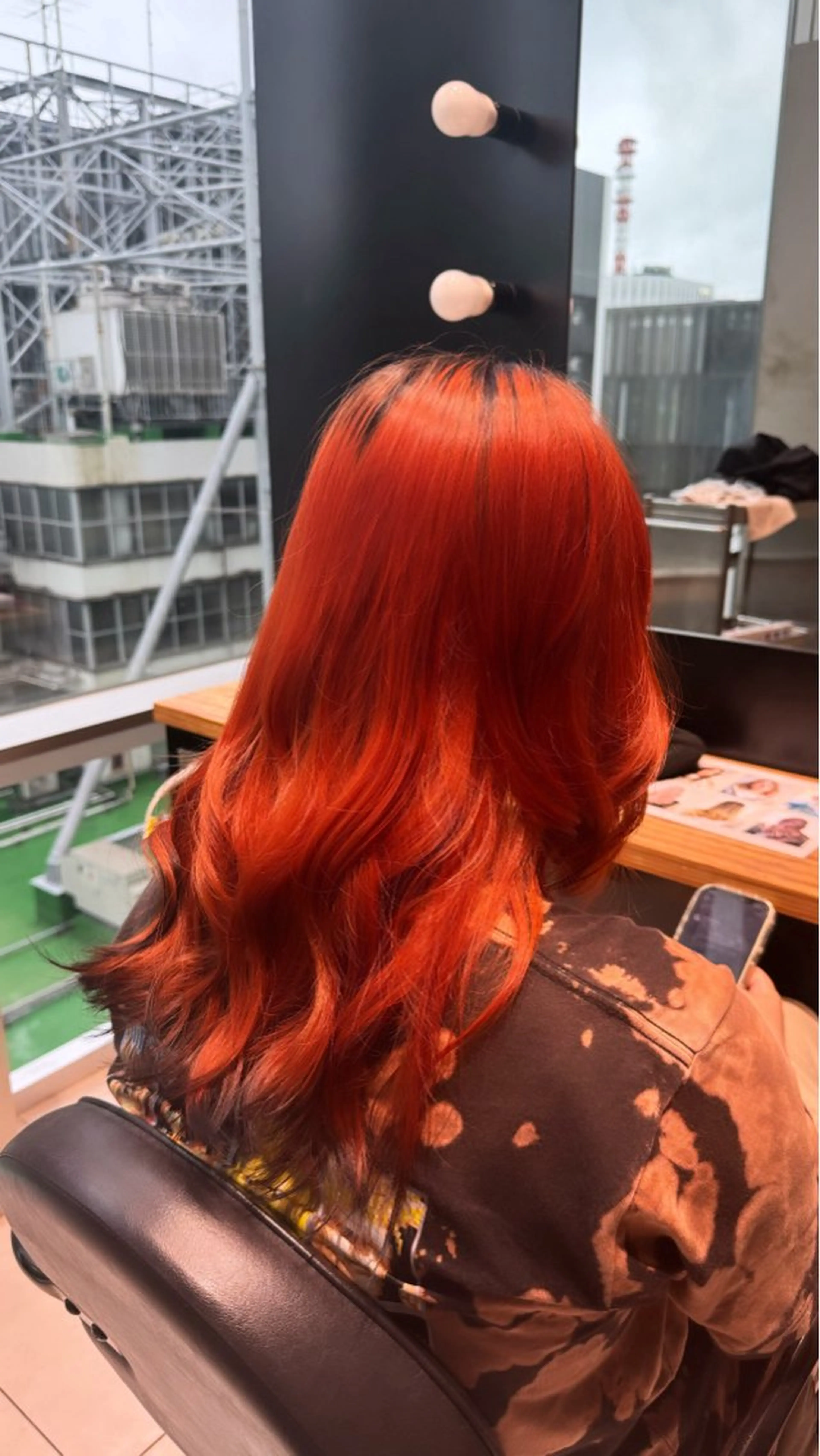 カラー 黒髪 ブリーチ デザインカラー 小田 晃瑛のヘアスタイル