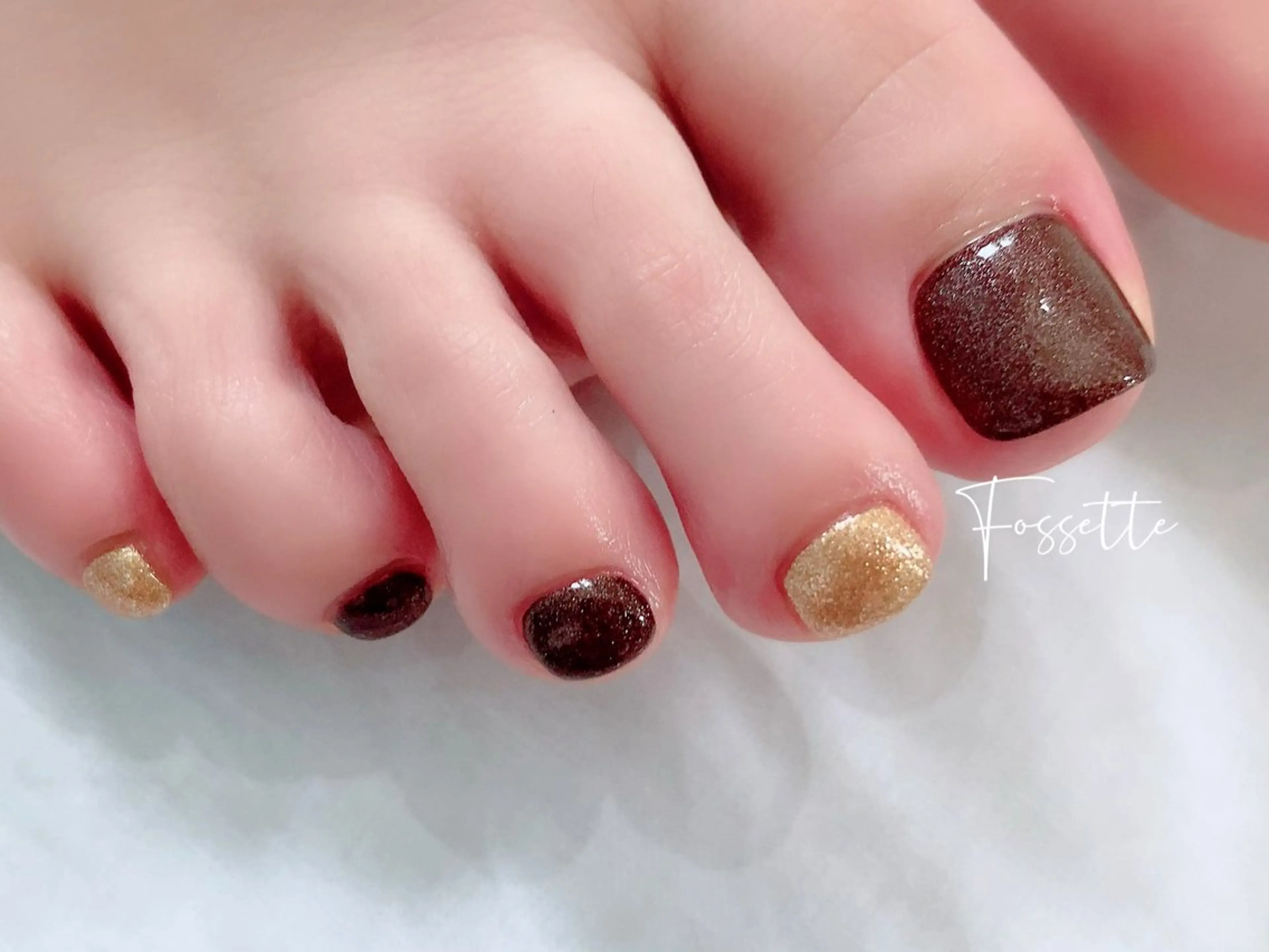 ネイル フットネイル ジェルネイル キラキラネイル nailsalon Fossetteのネイルデザイン