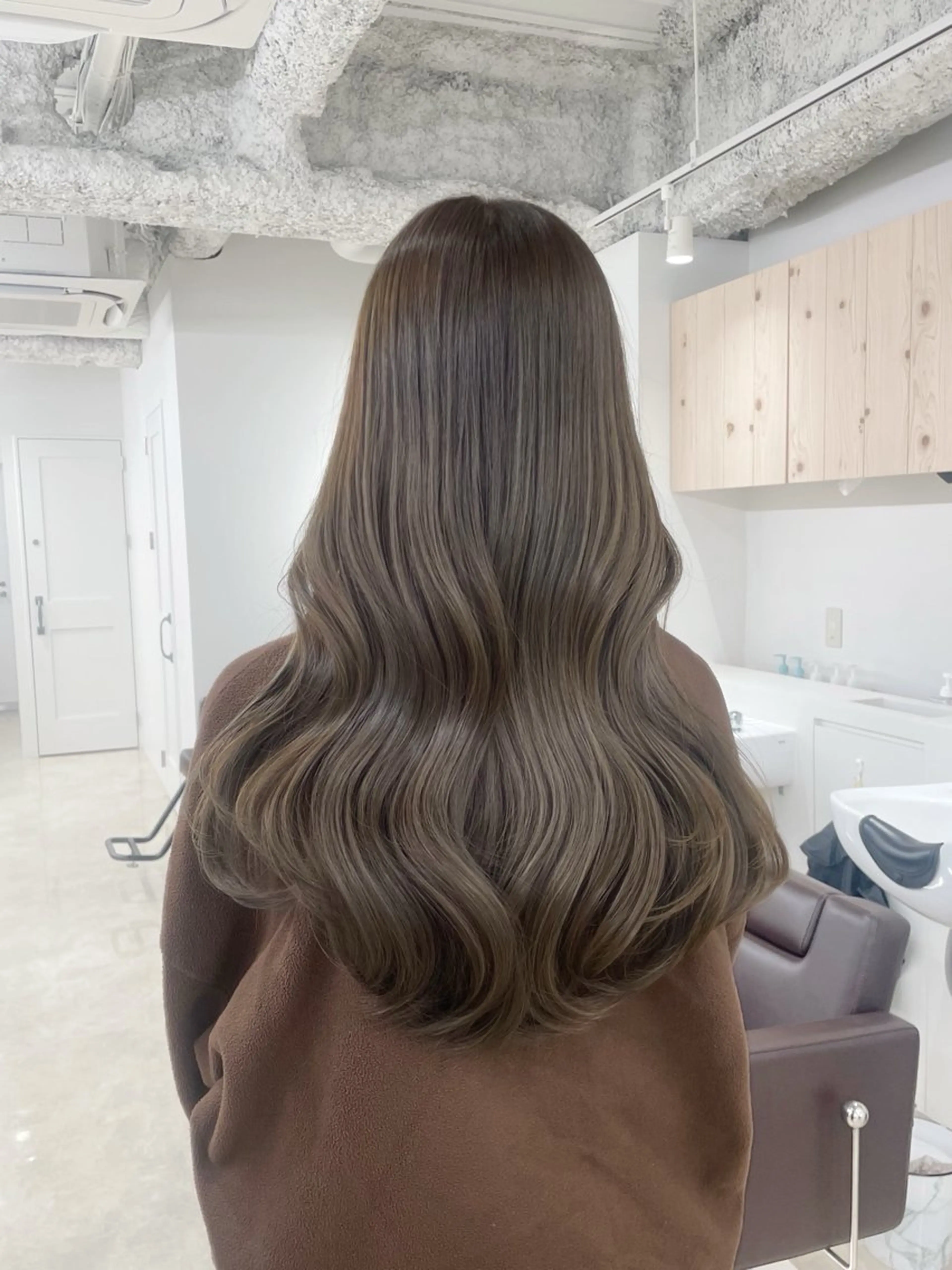 ロング カラー カット ヘアカラー トリートメント ヘアセット 新宿/韓国ヘア/ 髪質改善ストレートのヘアスタイル