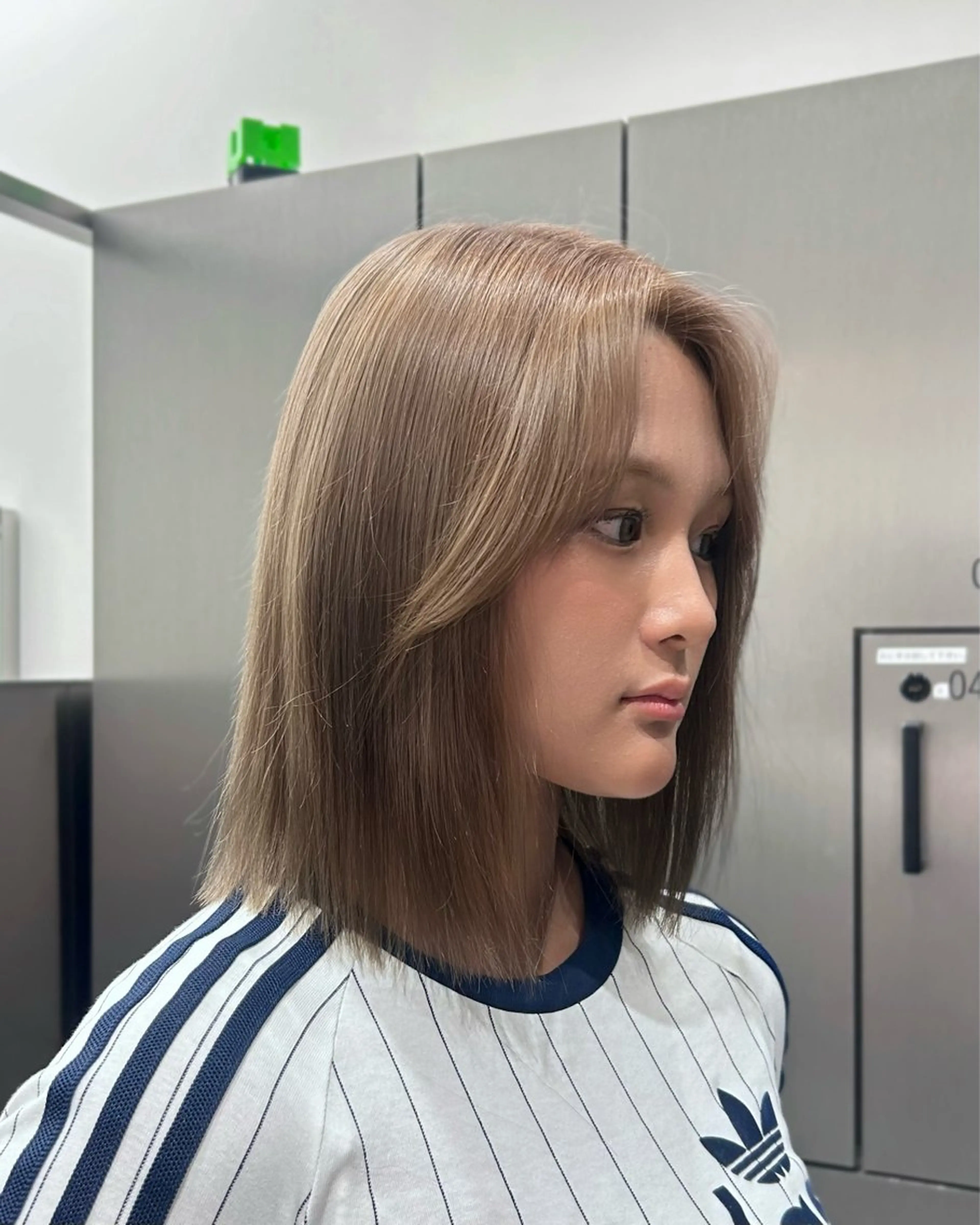 セミロング ヘアカラー 大人レイヤー/艶美髪 🇺🇸TOMONAのヘアスタイル