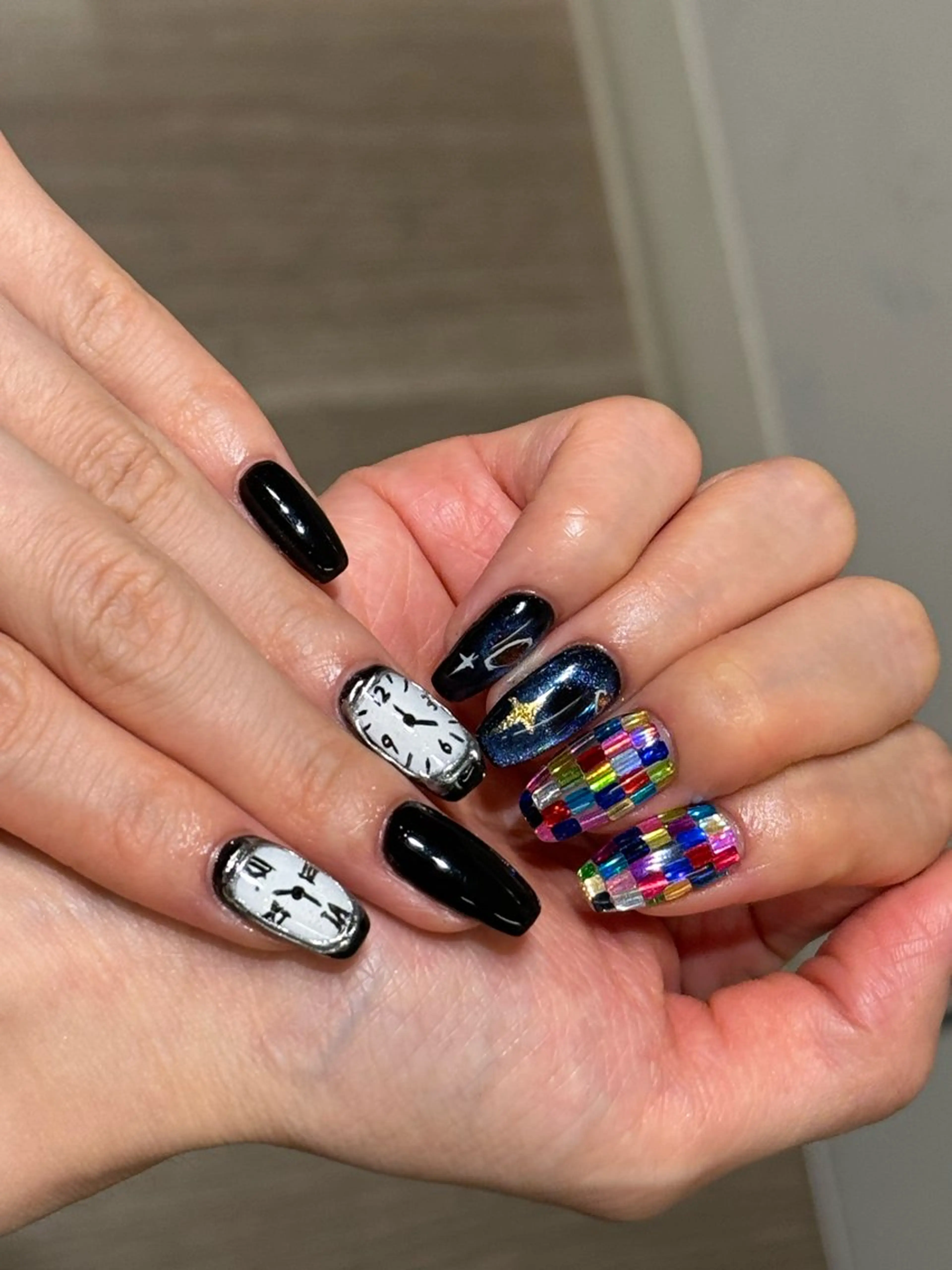 チップ長さだし10本➕120分ジェルやり放題（オフ込み) ❤️スートンとシール付け放題❤️華やかパーツ2個無料❤️の写真