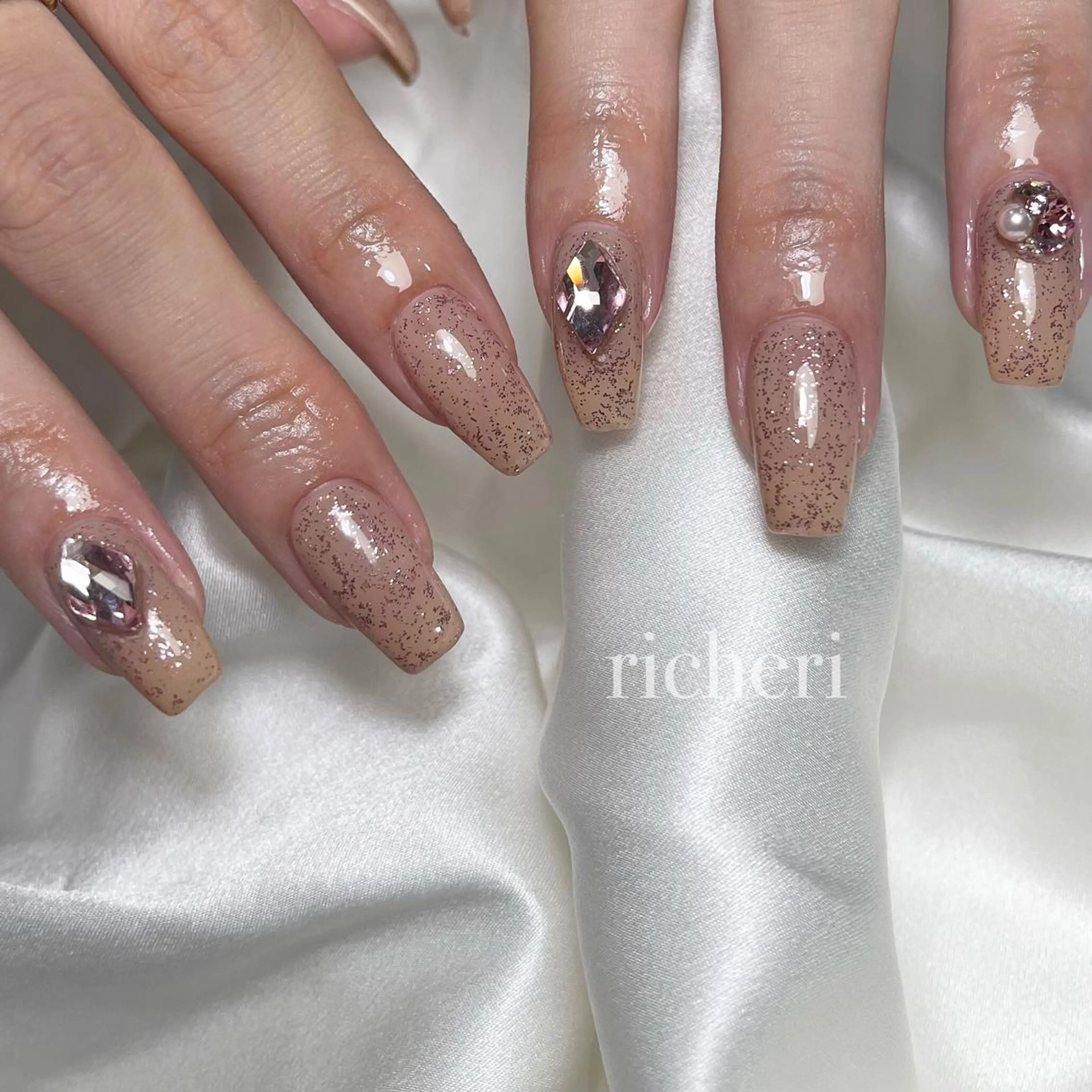 ミディアム ネイル ハンドネイル richeri beautyのエステ・リラクイメージ