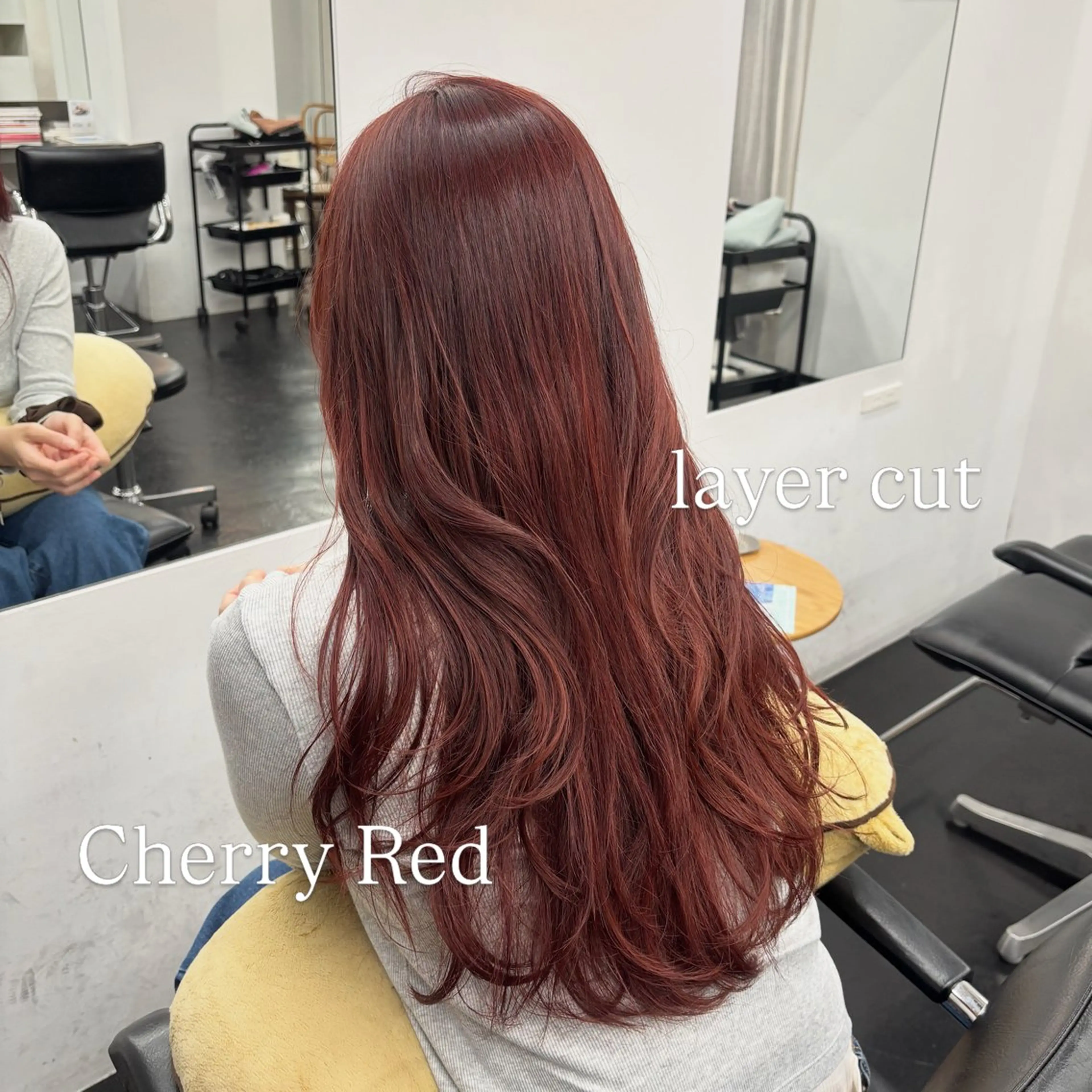 ロング カラー レッドカラー レイヤーカット カット ヘアカラー トリートメント 【ヤマザキアヤメ】 パーマモデル様募集中のヘアスタイル