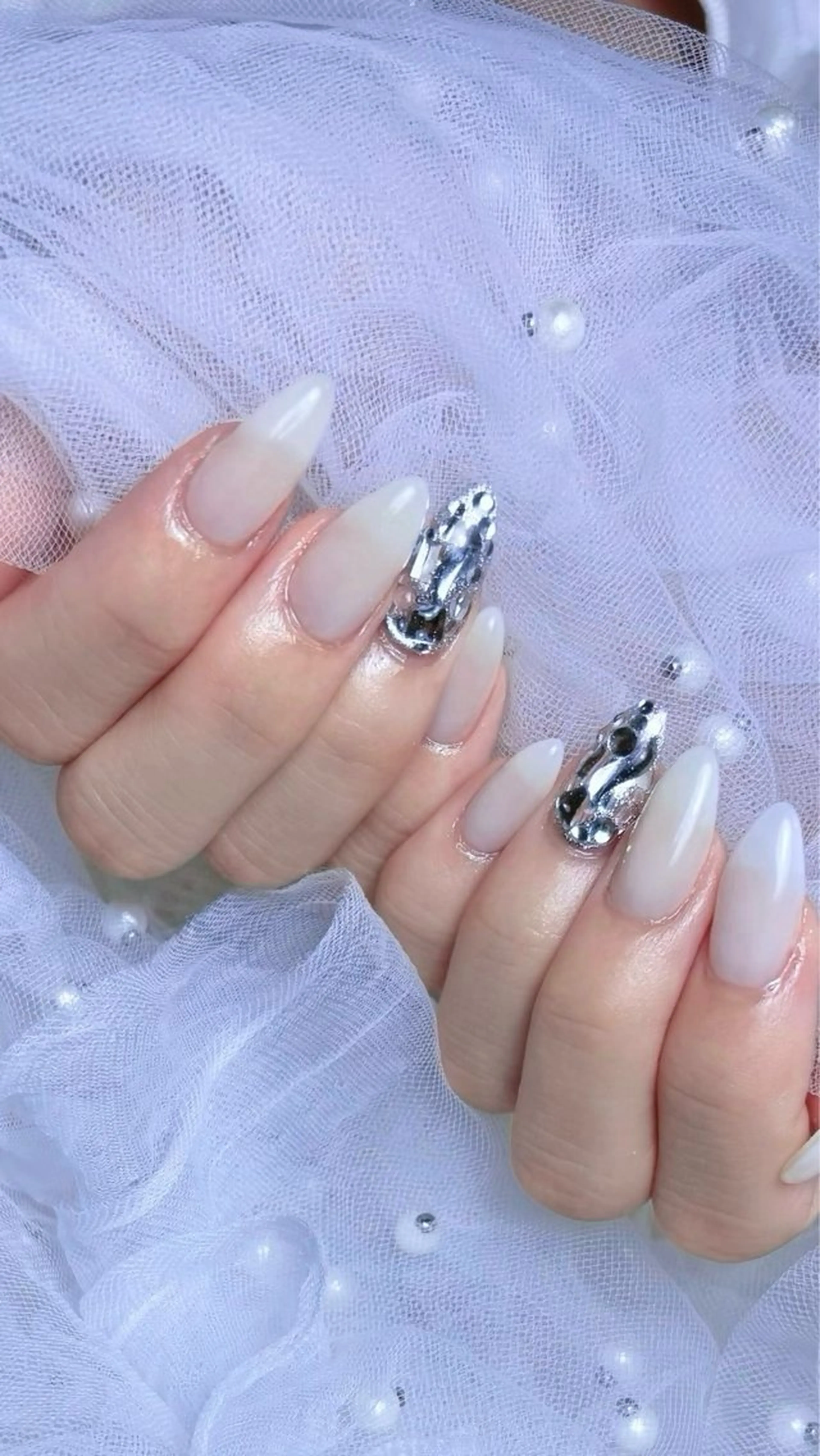 ネイル キラキラネイル ワンカラーネイル ハンドネイル 𝑬𝑹𝑰𝑲𝑨 𓂃🎀𓈒𓏸のネイルデザイン