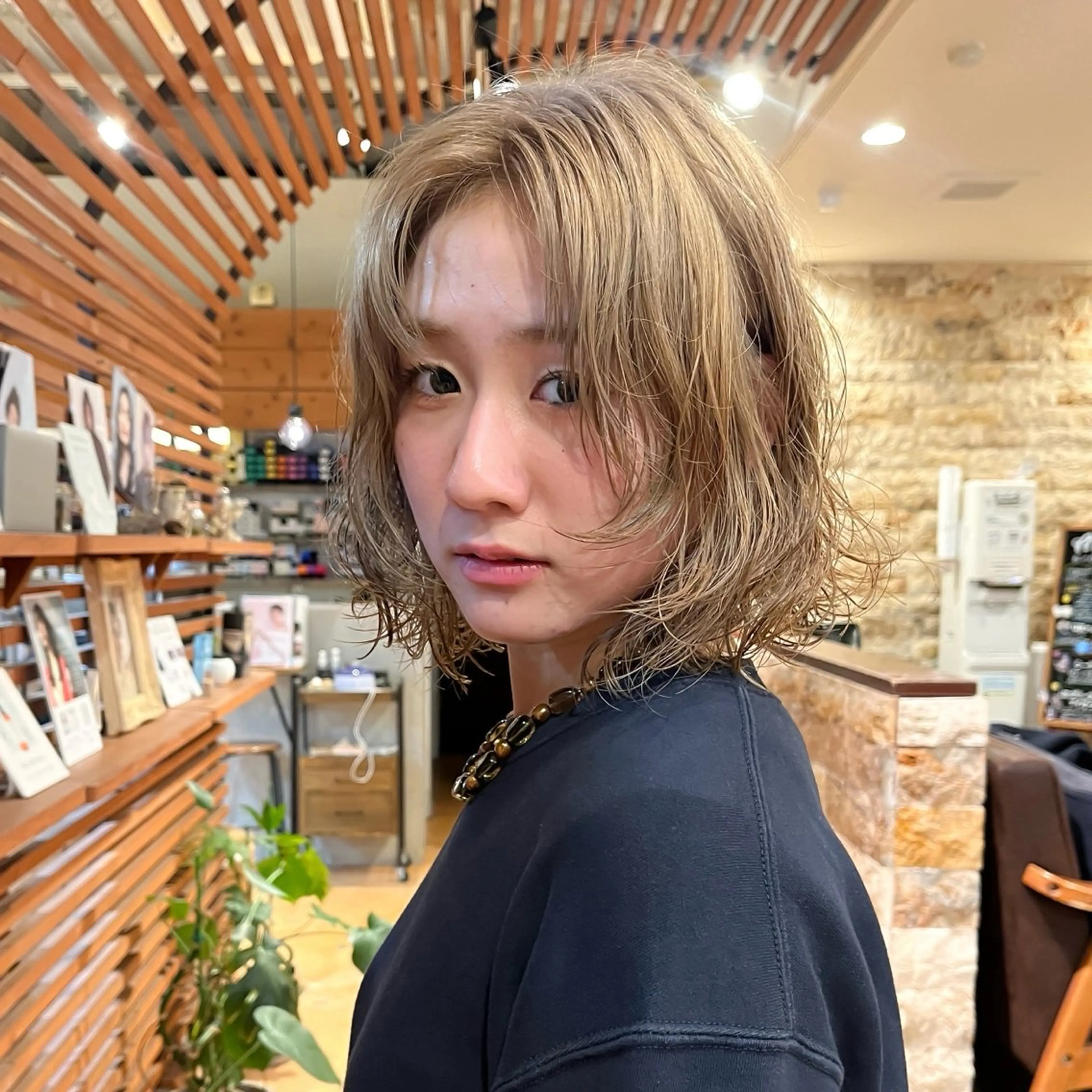 ミディアム カット ヘアカラー たおちゃん／レイヤー ／透明感カラーのヘアスタイル