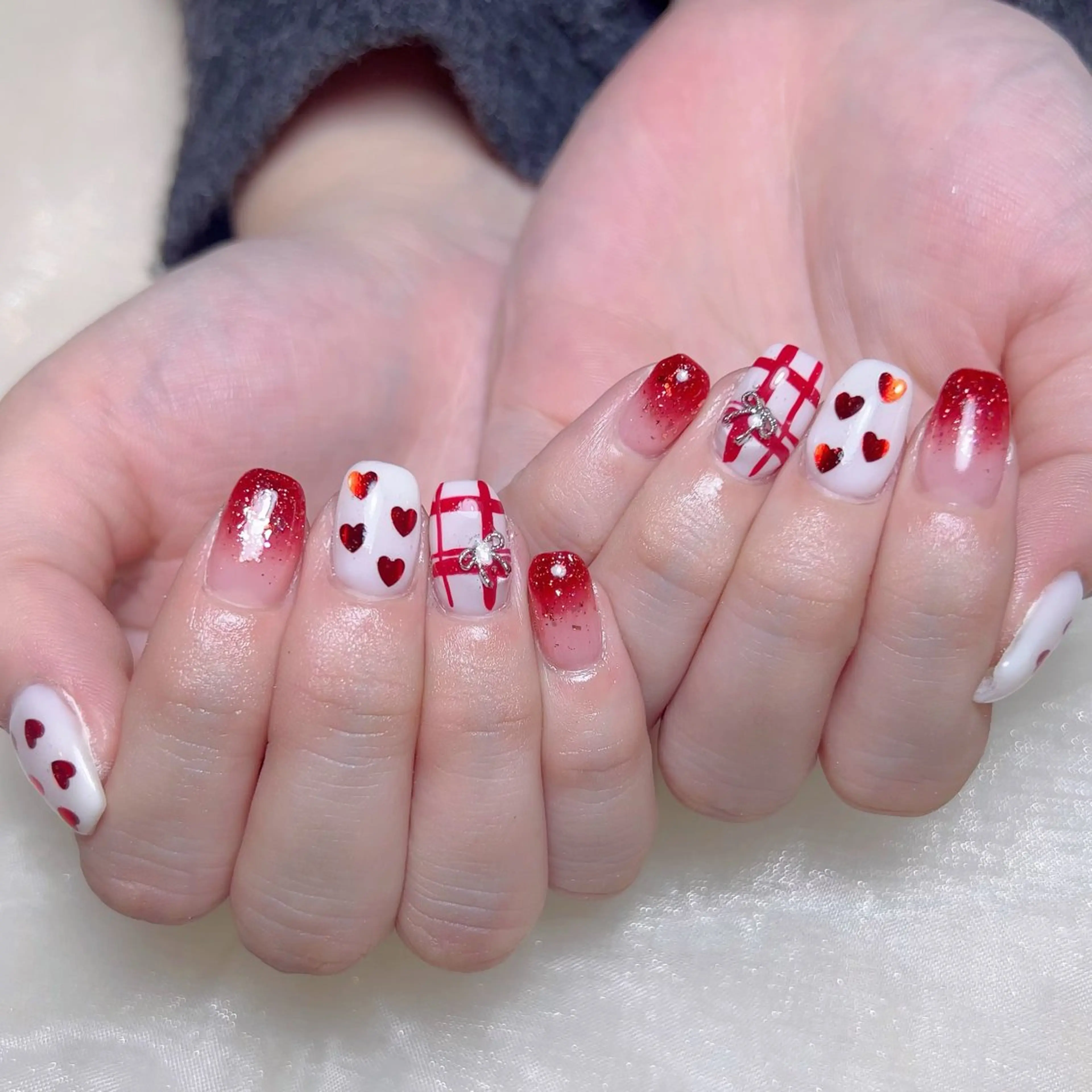 メンズ ネイル メンズ韓国風 アートネイル オーロラネイル ガーリー キラキラネイル Nail salon 木にいるのネイルデザイン