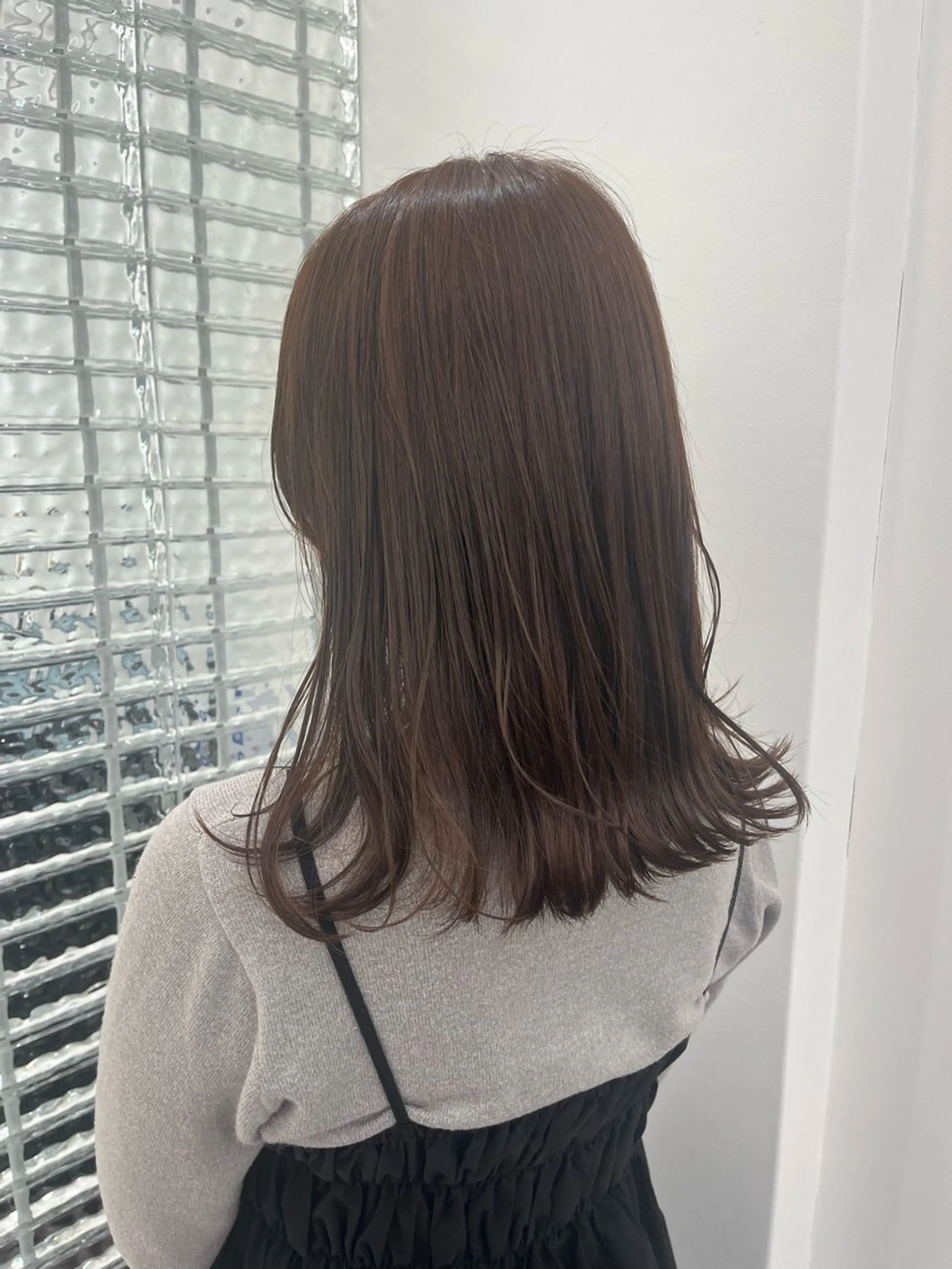 ミディアム カラー ベージュカラー ブリーチ ブラウンカラー 透明感カラー ダブルカラー カット ヘアカラー トリートメント 髪質改善縮毛矯正/暖 色カラー/ウエダカナのヘアスタイル