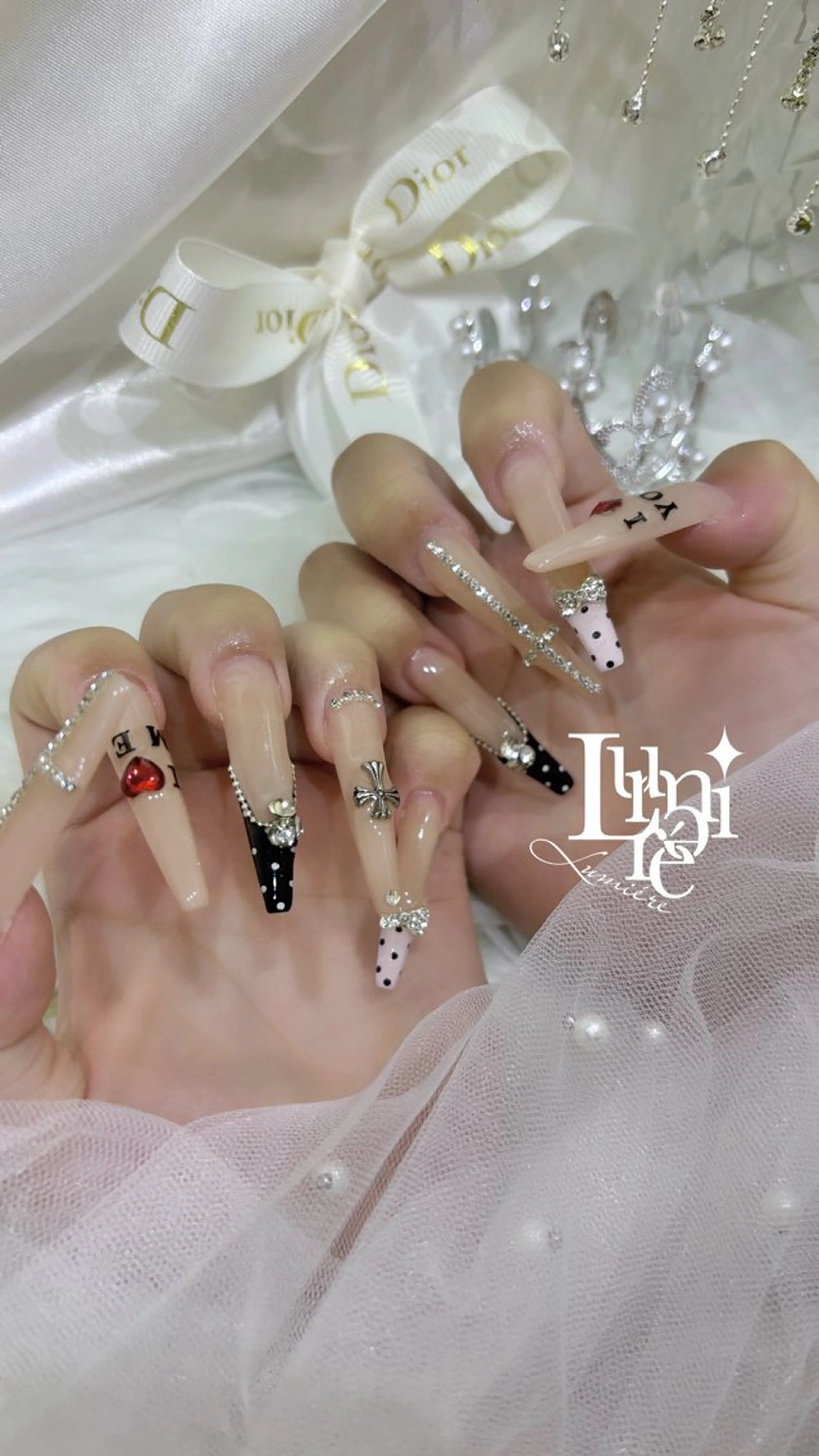 ネイル ハンドネイル Lumière｜ ロング｜ワンホンのネイルデザイン