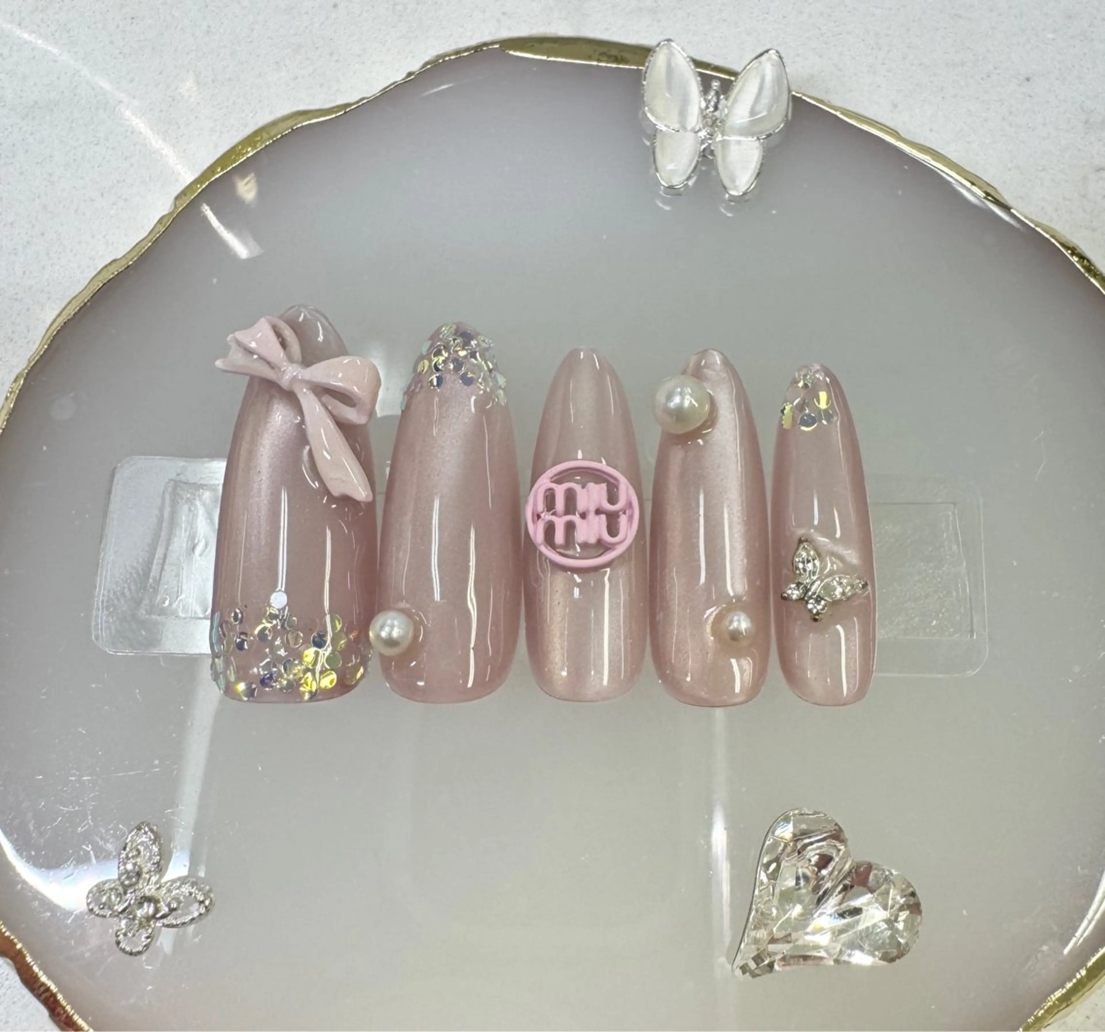 ネイル フレンチネイル ジェルネイル ガラスフレンチ マグネットネイル オフィスネイル Queeens nailのネイルデザイン