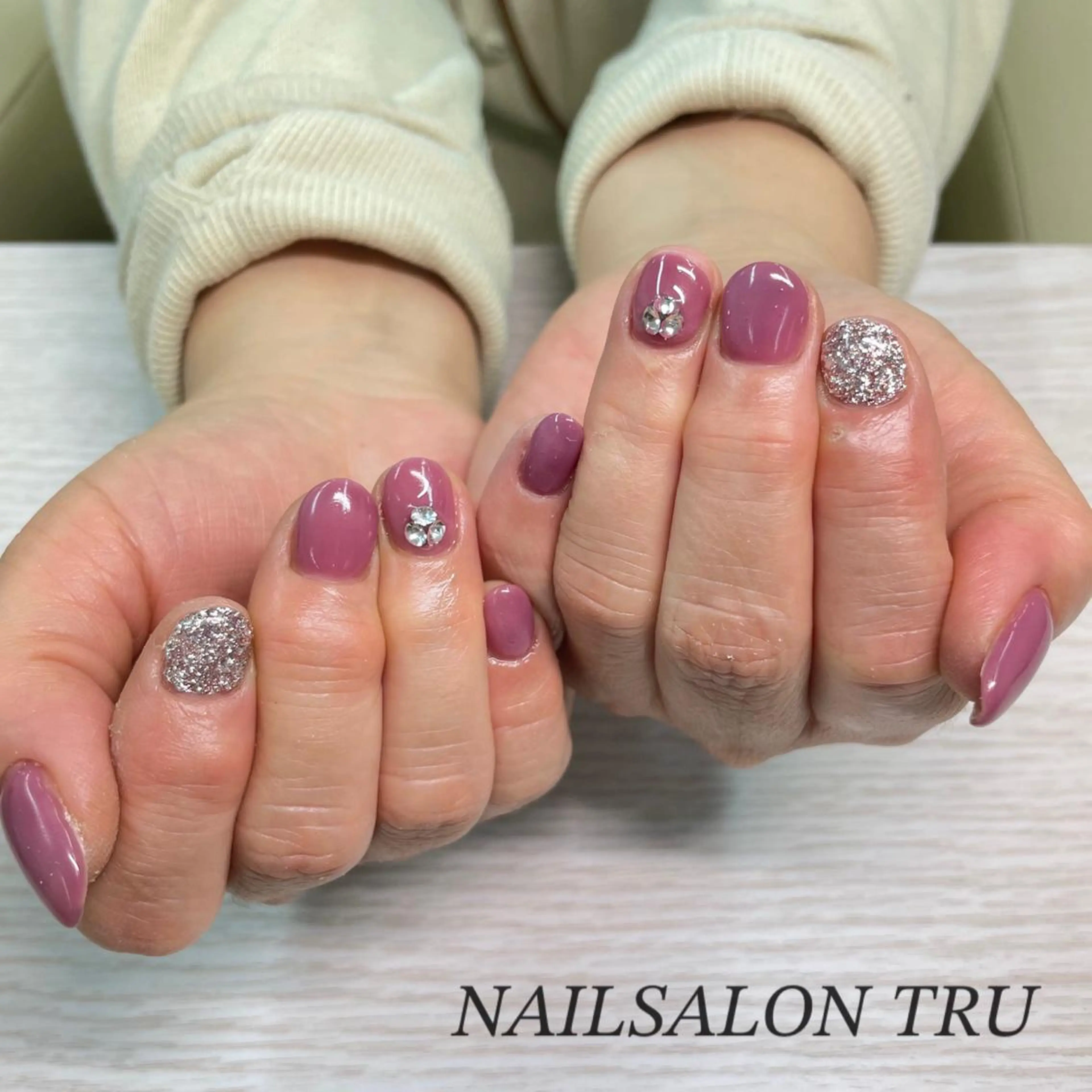 ネイル 𝐼𝑁𝑂𝑈𝐸 𝑀𝐼𝐴のネイルデザイン