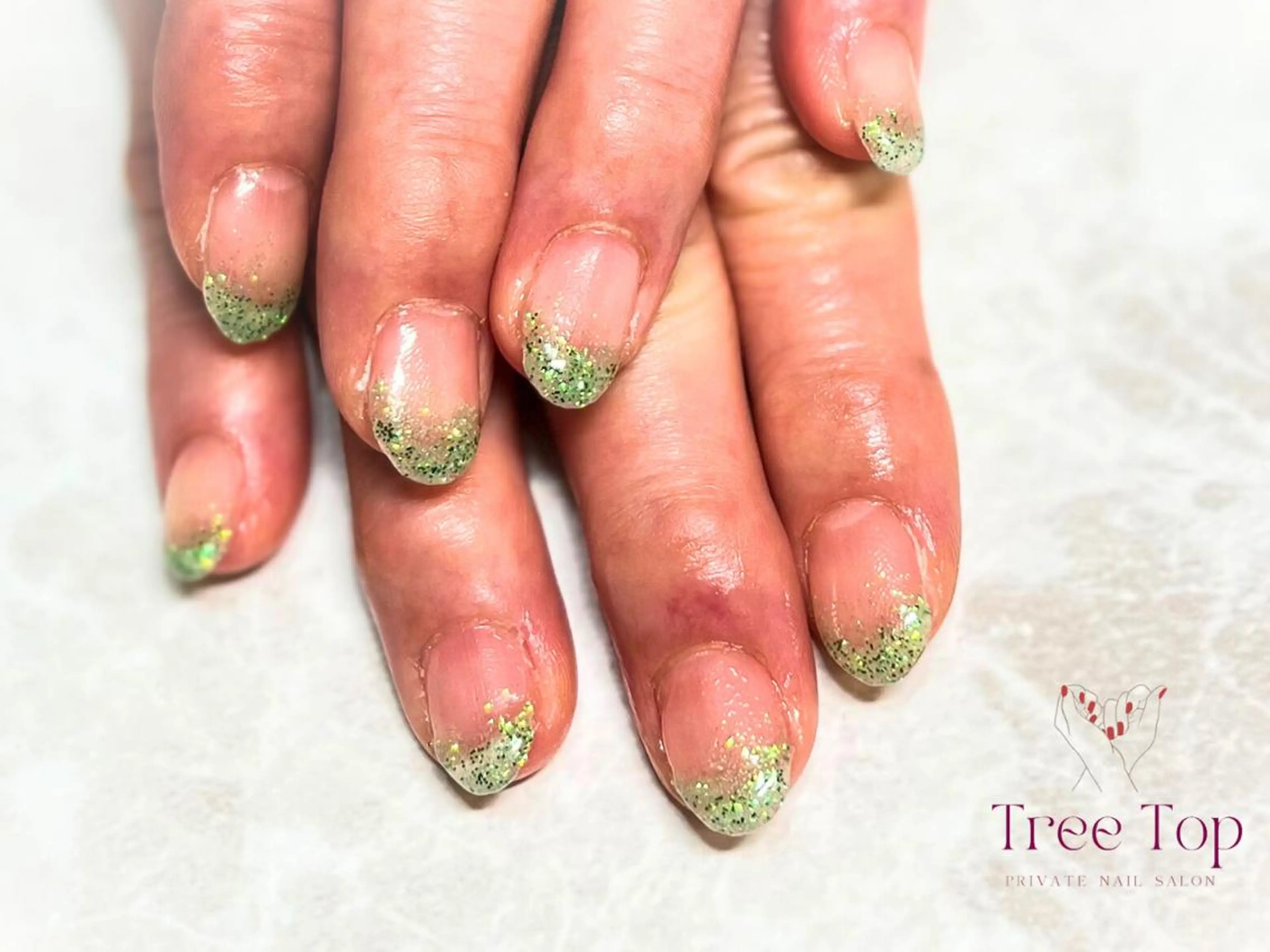 ネイル グラデーション ラメ(グリッター) ラメグラデーション nailsalon Tree Topの眉毛・アイブロウイメージ